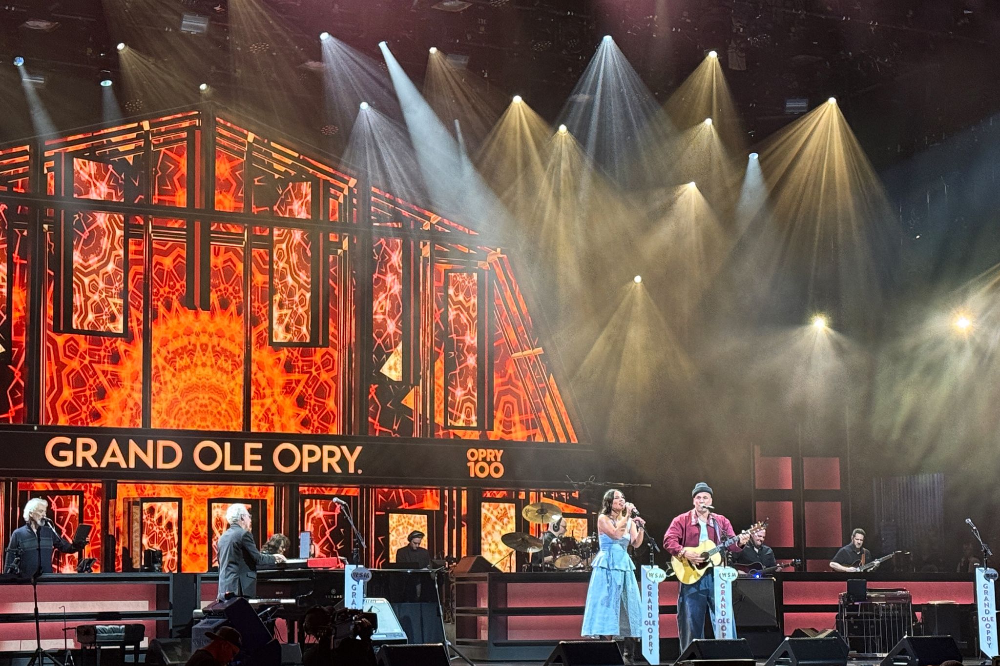 Großer Moment: Das Duo «Johnnyswim» darf auf der Grand Ole Opry in Nashville spielen.