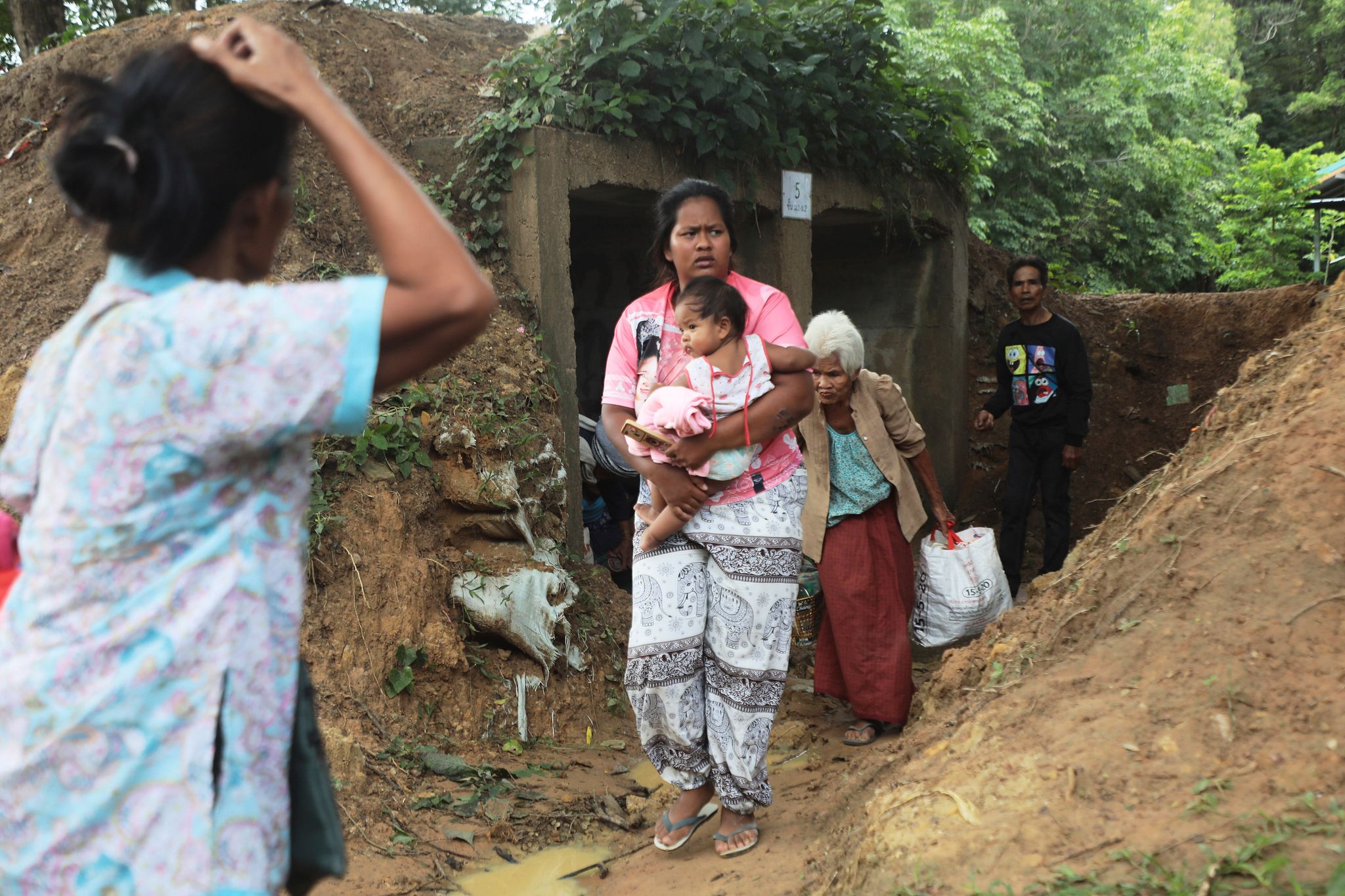 Zahlreiche Menschen in der Grenzregion mussten sich in Sicherheit bringen.