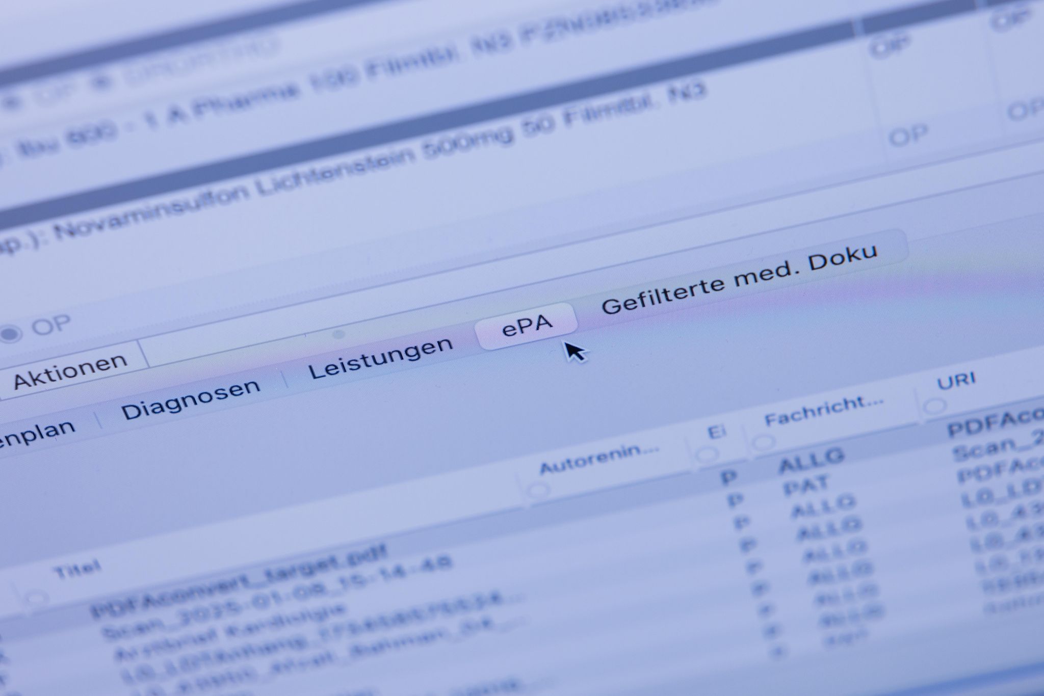 Patienten können ihre E-Akte in Praxen befüllen lassen, auch ohne selbst hineinzuschauen. (Archivbild)