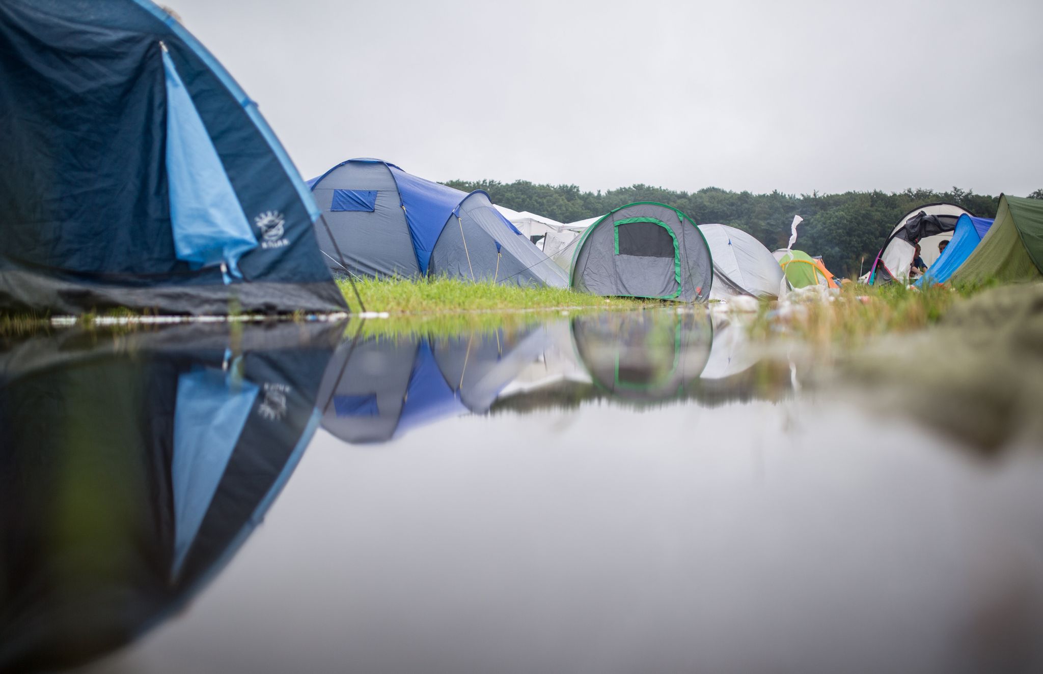 Mini-Heim für unterwegs und Open Airs - aber die Schutzfunktionen eines Zelts sind begrenzt.