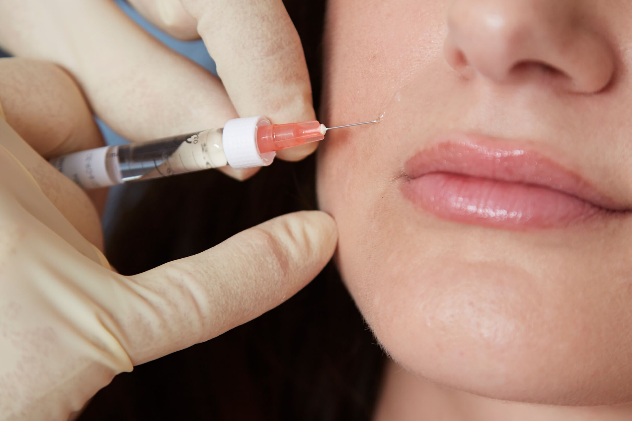 Ein kurzer Piks, das war's? Auch vermeintlich kleine Eingriffe können große Folgen haben.