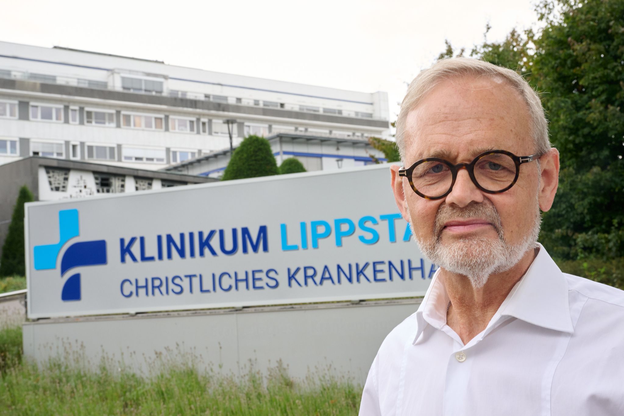 Der langjährige Chefarzt wehrt sich mit einer Klage.