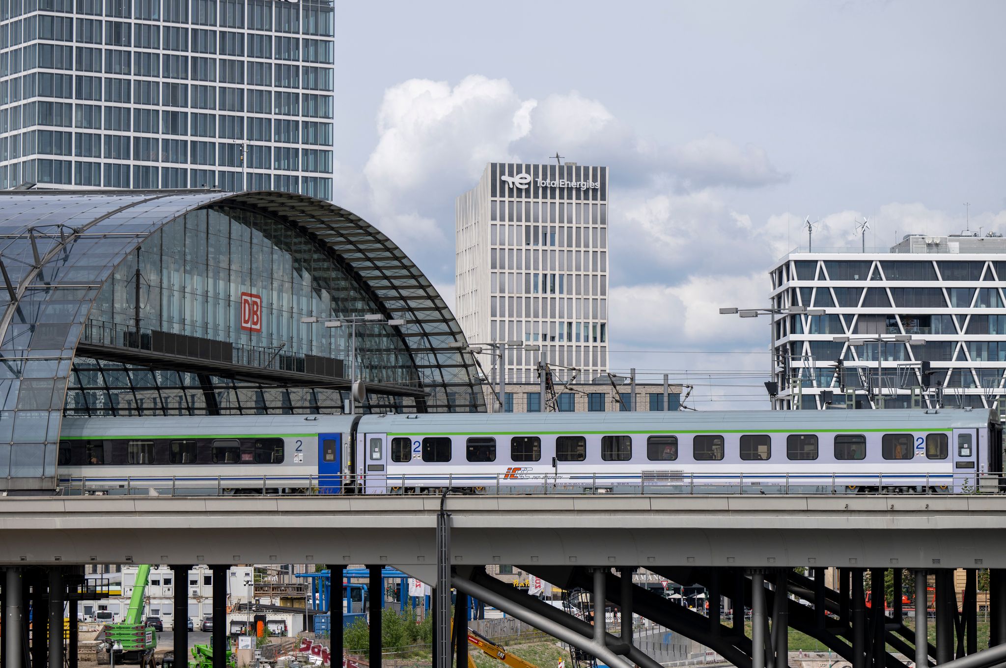 Die Nachfrage nach Reiseverbindungen zwischen Deutschland und Polen ist stark gestiegen. (Archivbild)