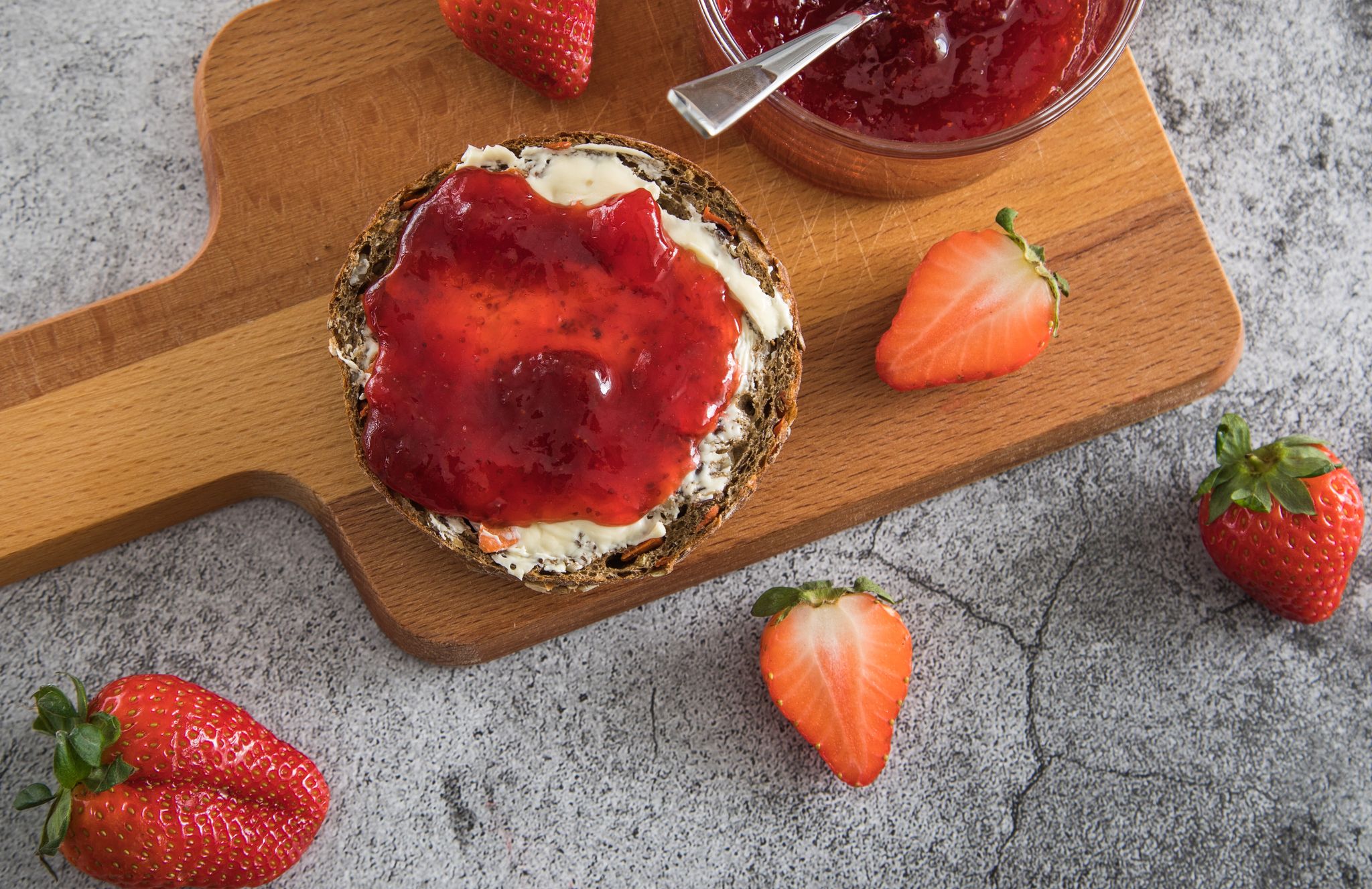 17 von 25 Erdbeermarmeladen überzeugten die Prüfer der Zeitschrift «Öko-Test». Darunter sind auch alle neun getesteten Bio-Aufstriche.