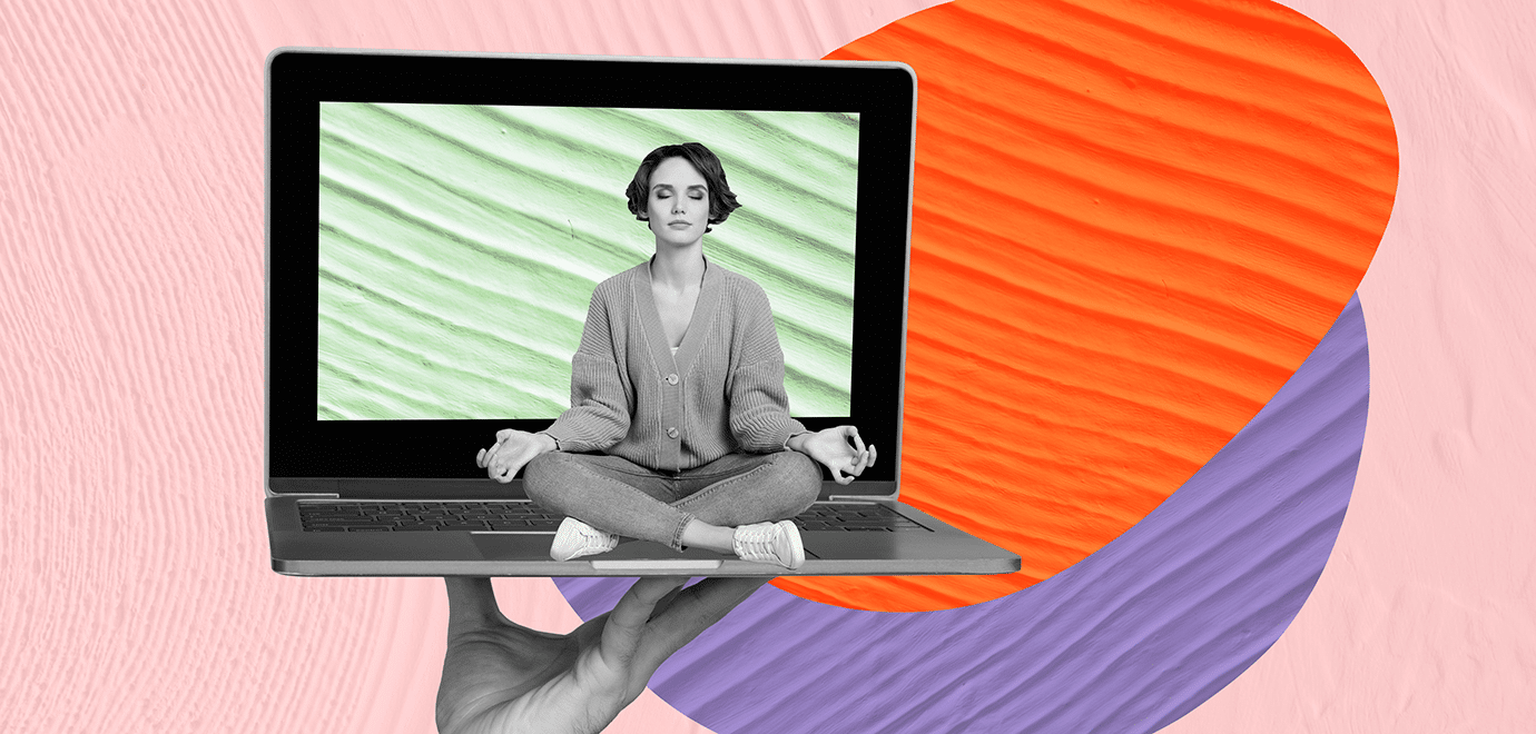 Foto: Deagreez/iStock Frau vor einem Bildschirm meditierend