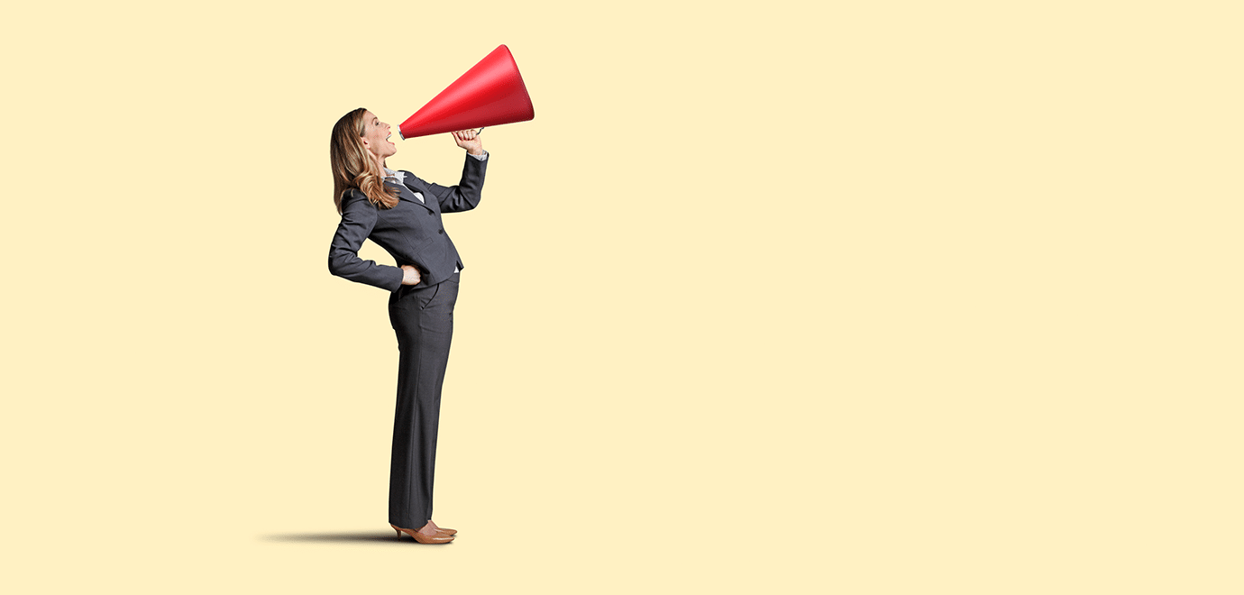 Foto: Frau mit Megafon, gezeichnet DNY59/iStock