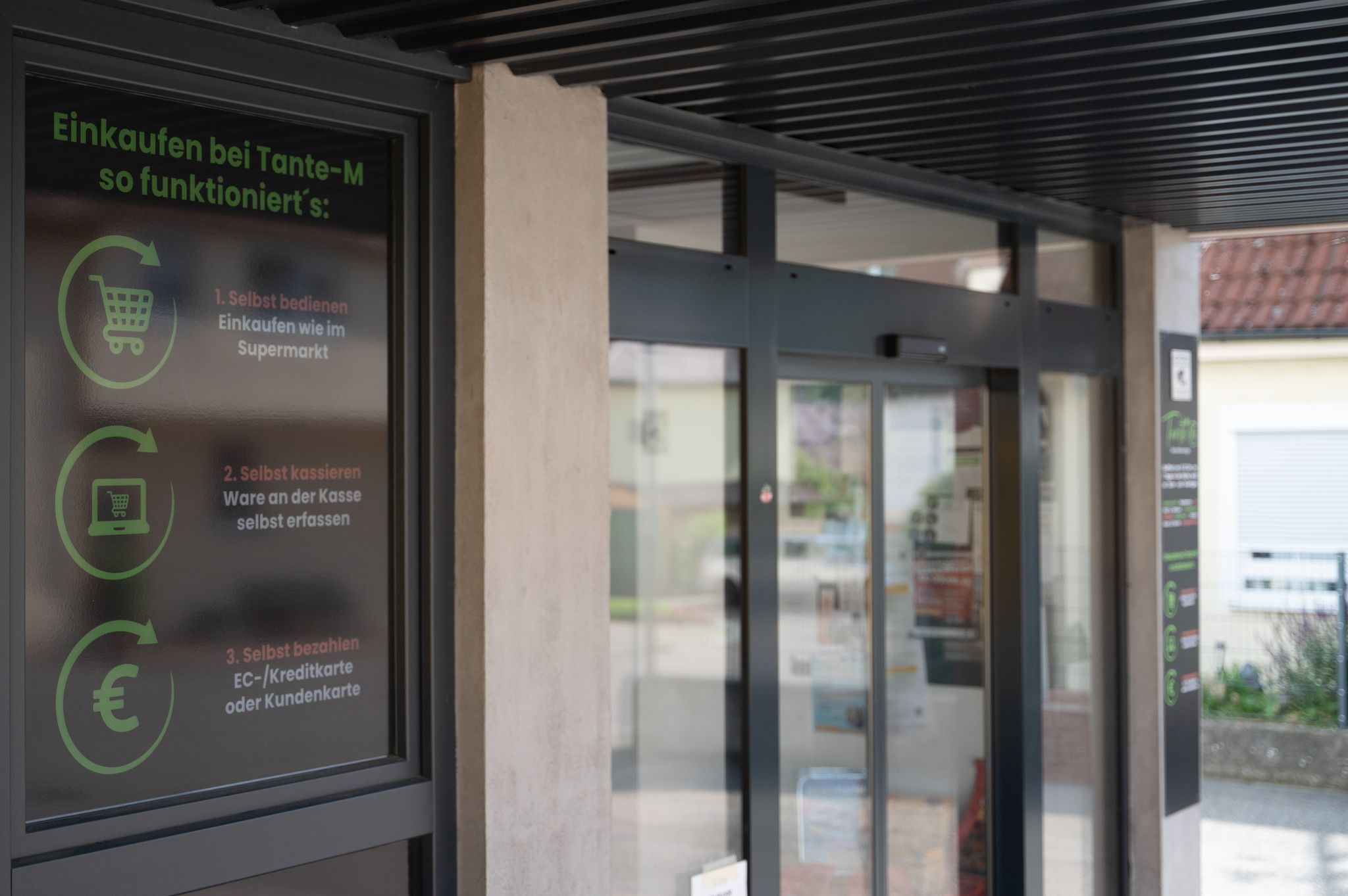 Selbst bedienen, selbst kassieren, selbst bezahlen - so läuft das in Supermärkten ohne Personal. (Archivbild)