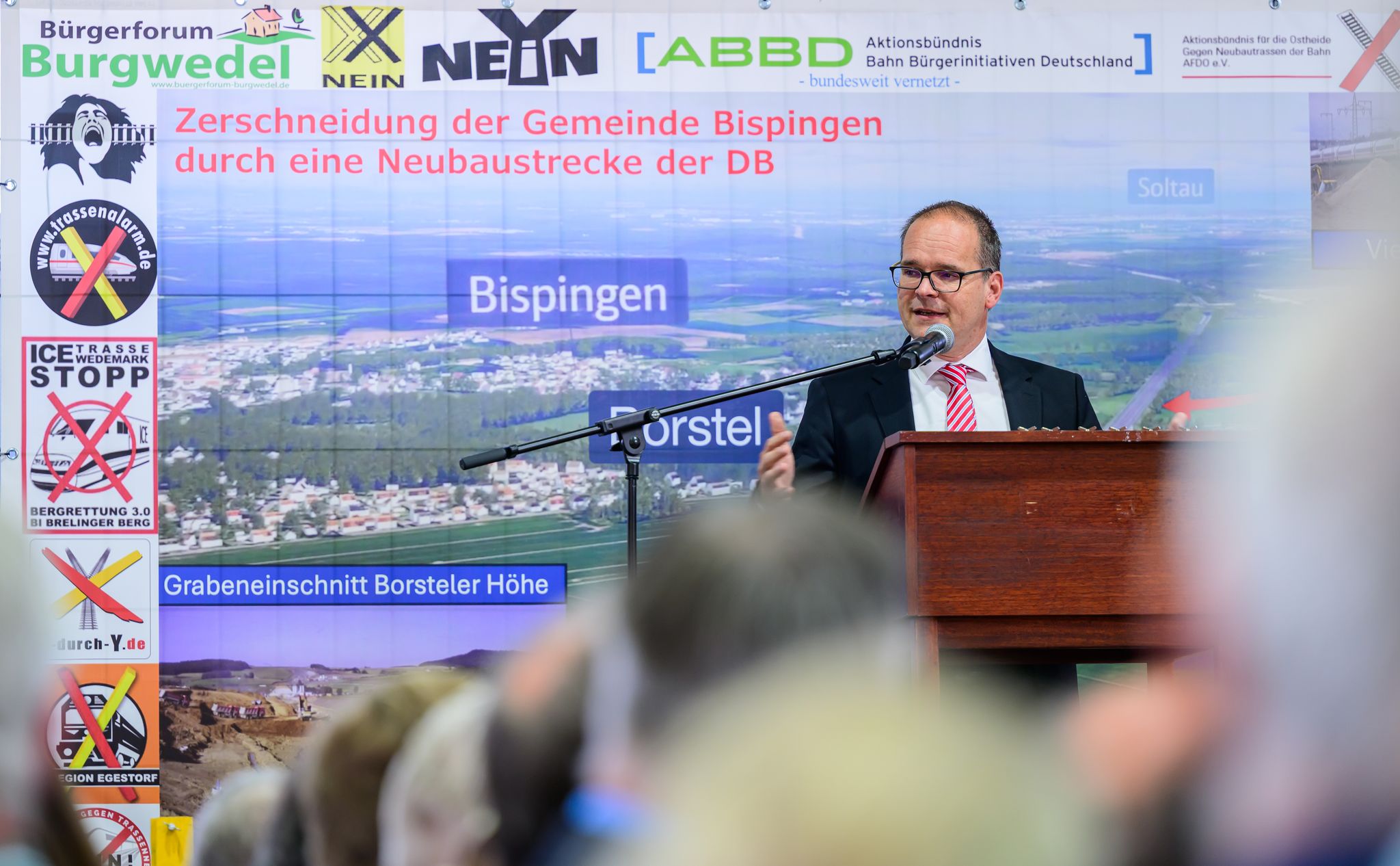 Grant Hendrik Tonne (SPD), Minister für Wirtschaft, Verkehr und Bauen von Niedersachsen, spricht beim «Heidegipfel» zu dem die Bürgerinitiativen Pro-Alpha-E und der Projektbeirat Alpha-E eingeladen haben.
