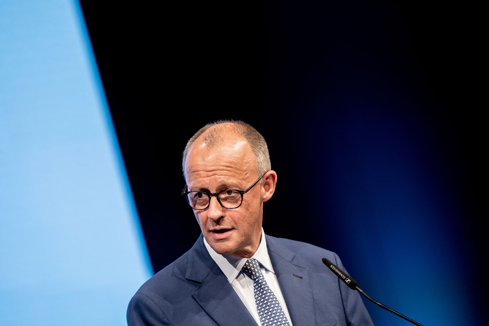 Beim Auftritt in Osnabrück formuliert Merz klare Erwartungen an die SPD.