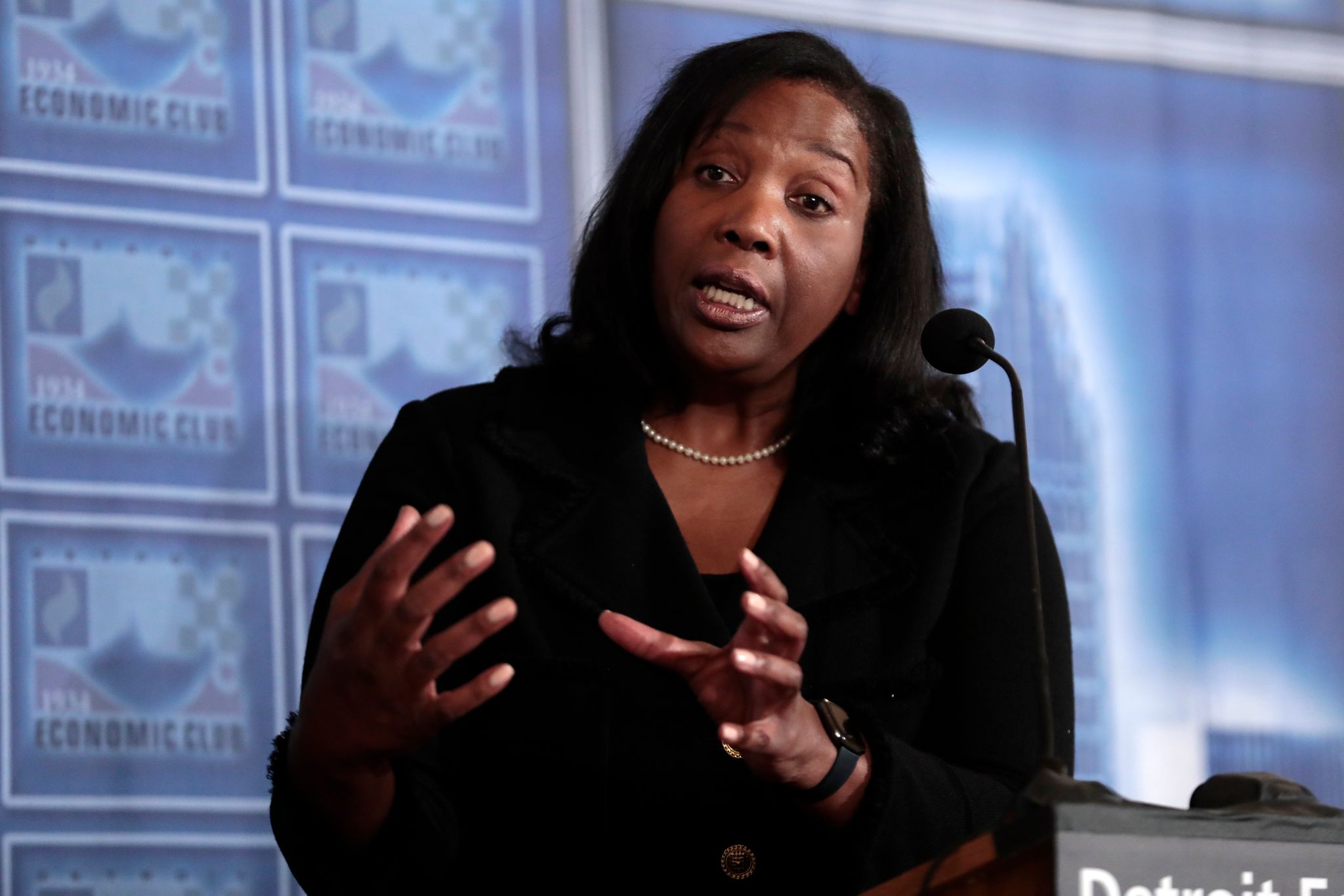 Die Fed-Gouverneurin Lisa Cook geht mit einer Klage gegen ihre Entlassung vor. (Archivbild)