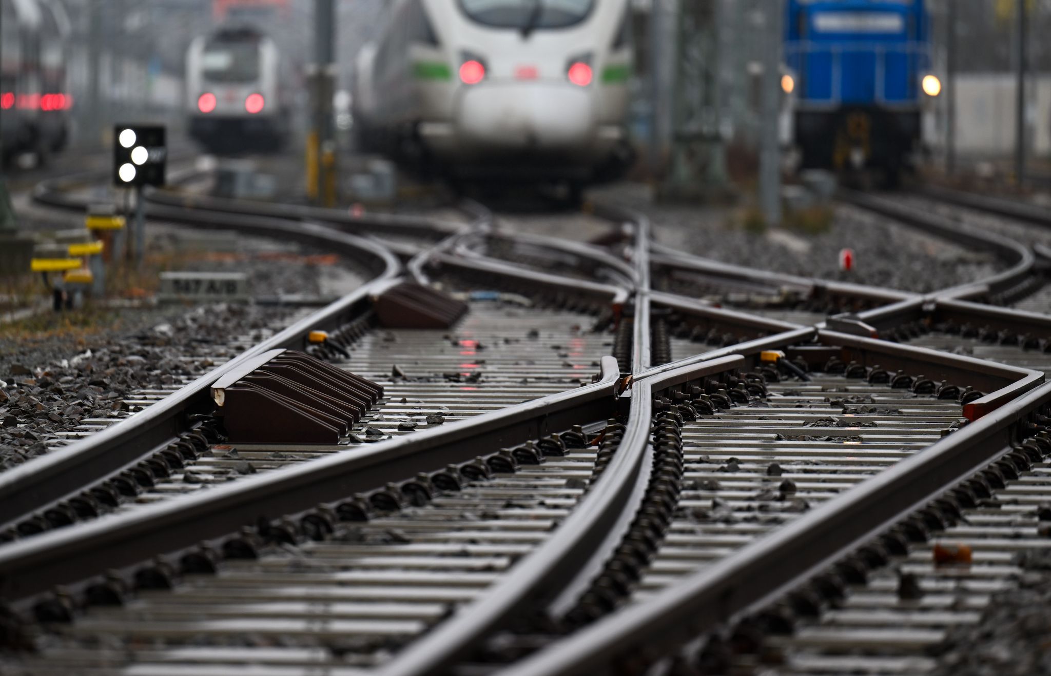 Was die Bahn in Deutschland, ist in Frankreich etwa die SNCF oder in Spanien Renfe.
