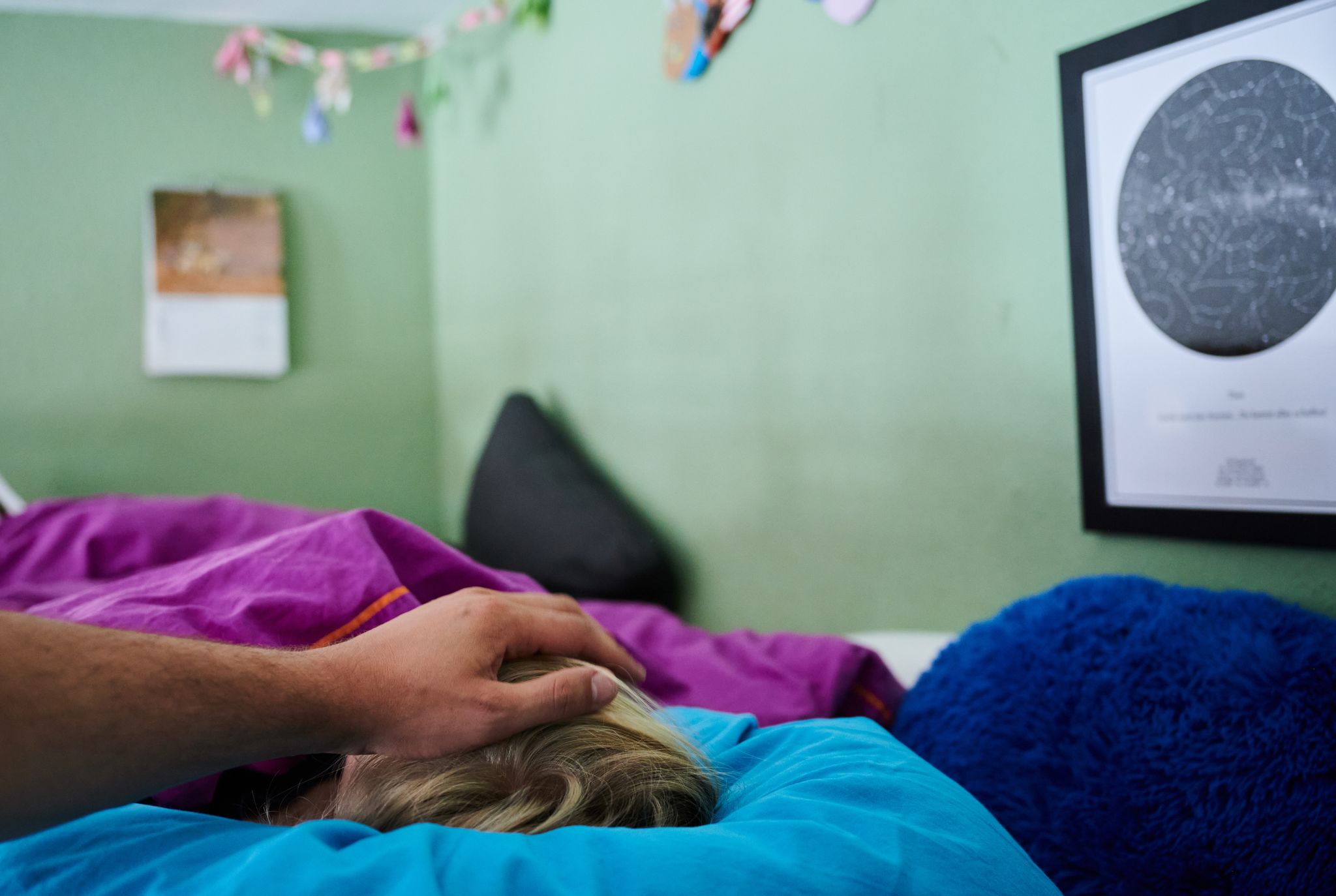 Das Kinderkrankengeld beträgt in der Regel 90 Prozent des ausgefallenen Nettoarbeitsentgelts (Symbolbild).