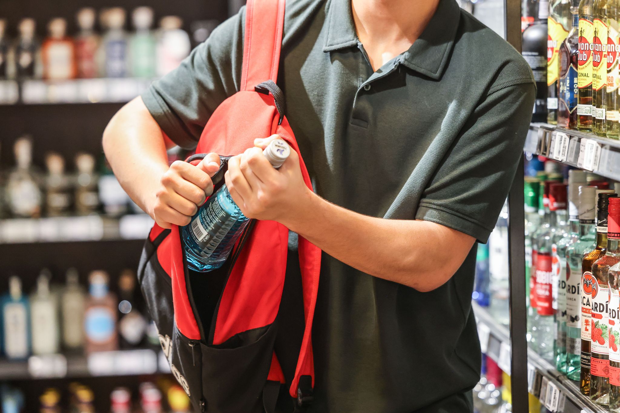 Der Einzelhandel in Deutschland klagt über eine deutliche Zunahme von Ladendiebstählen. (Illustration)