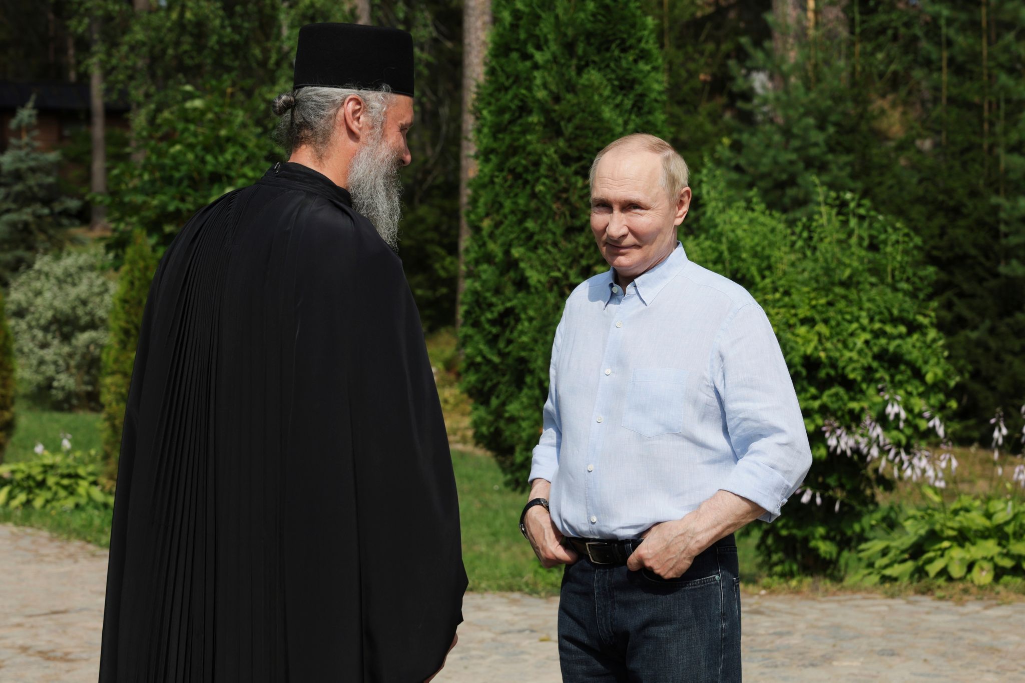 Fast jedes Jahr besucht Putin Kremlchef Putin das orthodoxe Kloster auf der nordrussischen Insel Walaam.