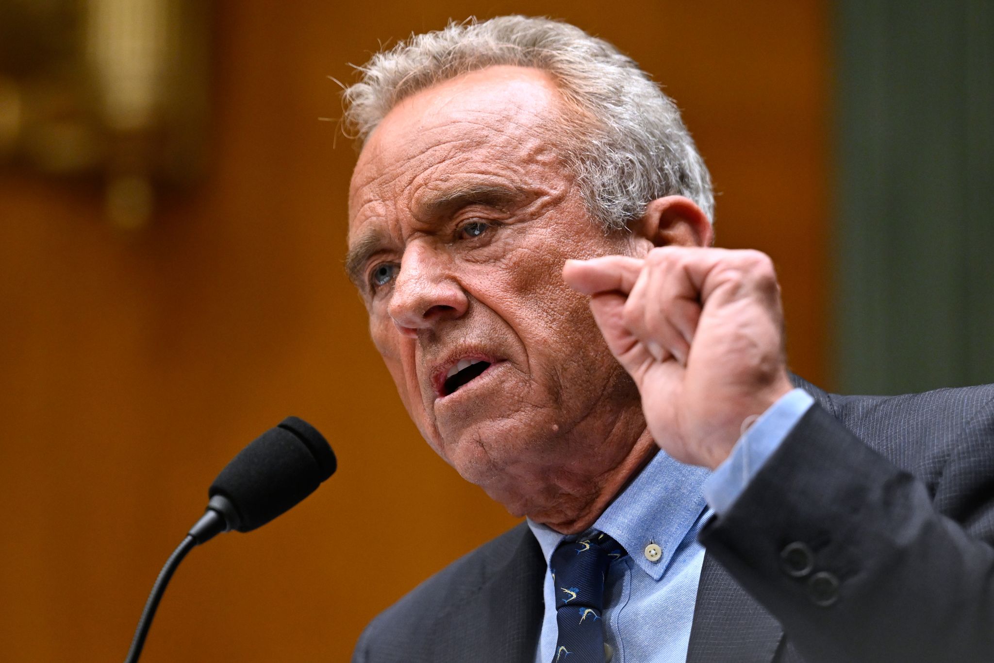 US-Gesundheitsminister Robert F. Kennedy Jr. streicht Geld für die Entwicklung von mRNA-Impfstoffen.