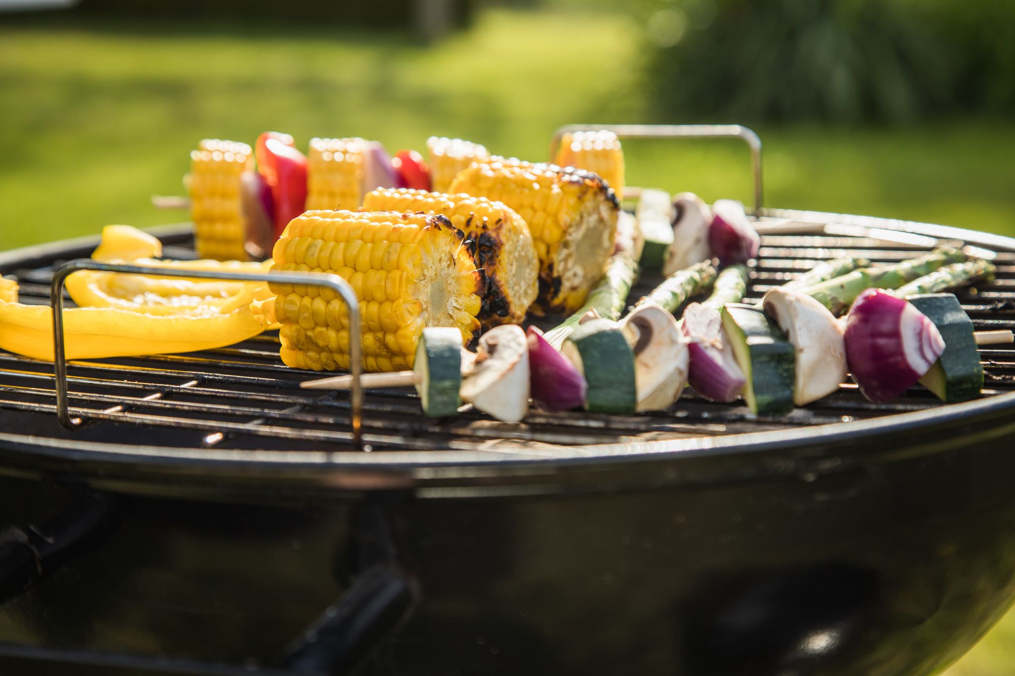 Eine gute Entscheidung für die Gesundheit: viel Gemüse auf den Grill - und im Anschluss auf den Teller - packen.