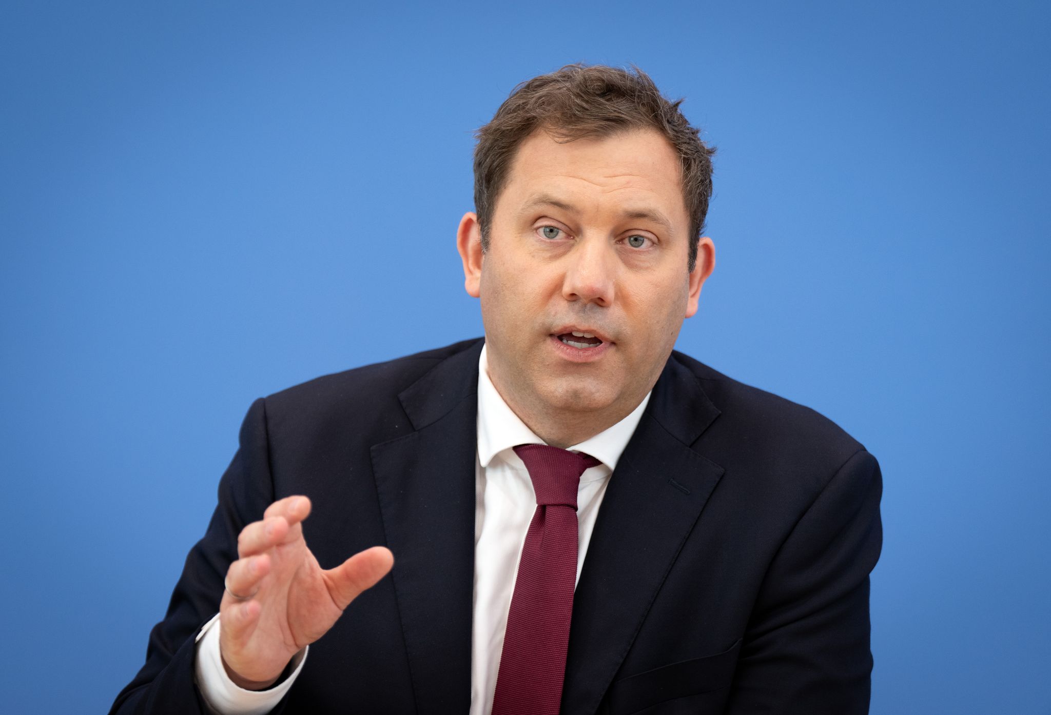 Der Vizekanzler erwartet Spar-Vorschläge von seinen Kabinettskollegen.