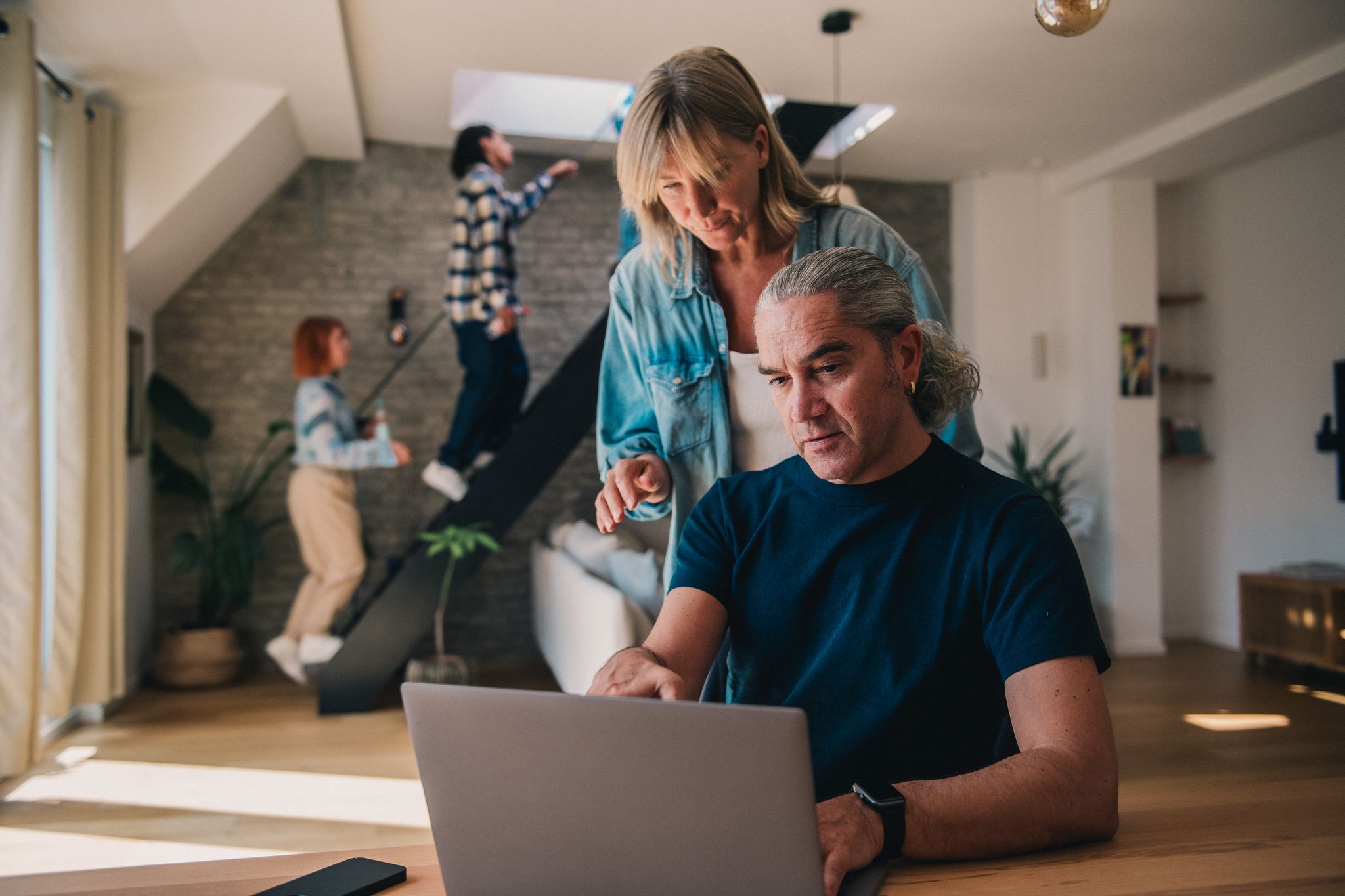 Den Partner und die Kinder für den Fall des eigenen Todes finanziell absichern? Mit einer Risikolebensversicherung kann das gelingen.