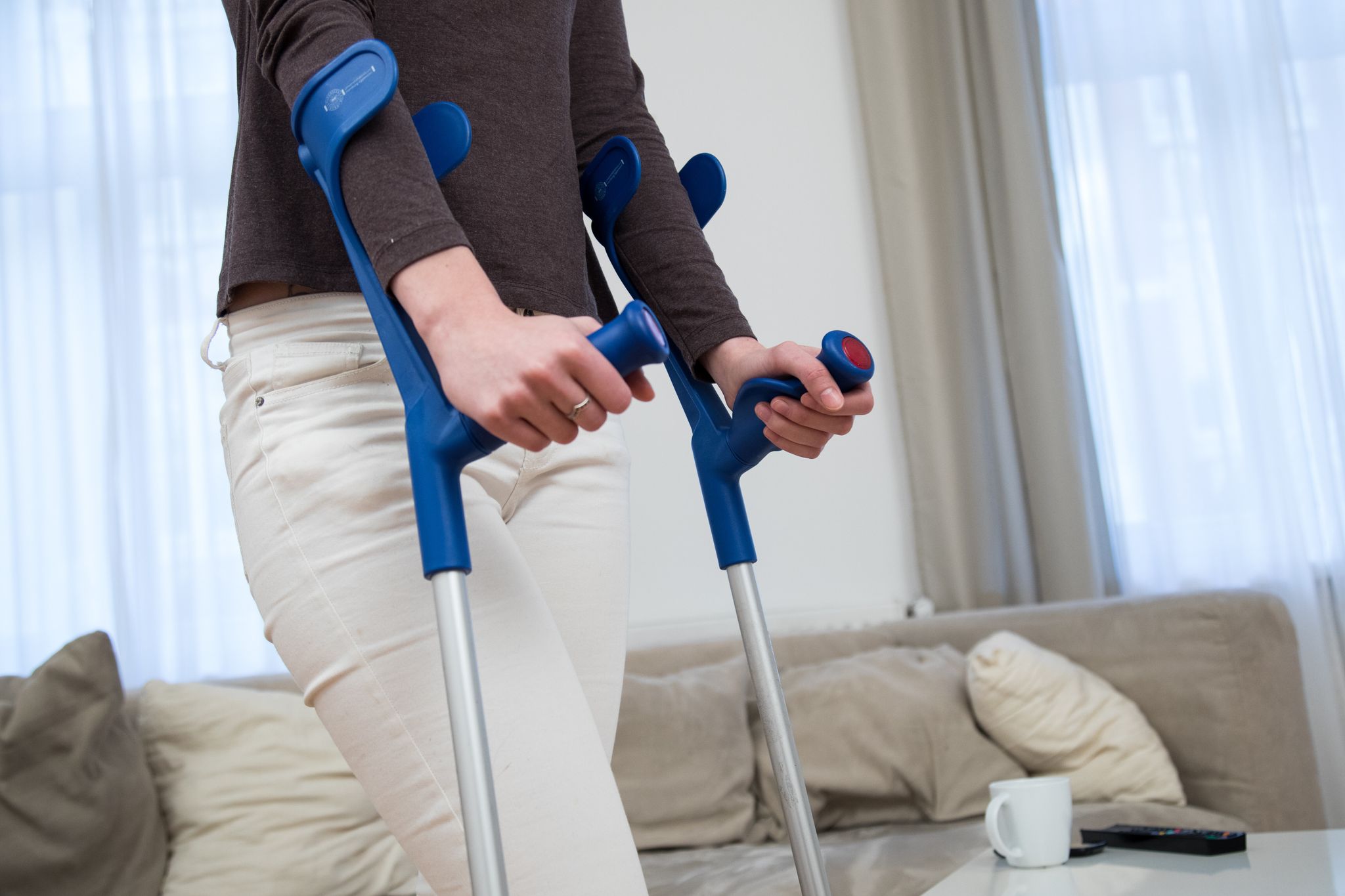 Unfall, OP, Reha: Wer längere Zeit im Job ausfällt, bekommt in der gesetzlichen Versicherung Krankengeld von der Krankenkasse.