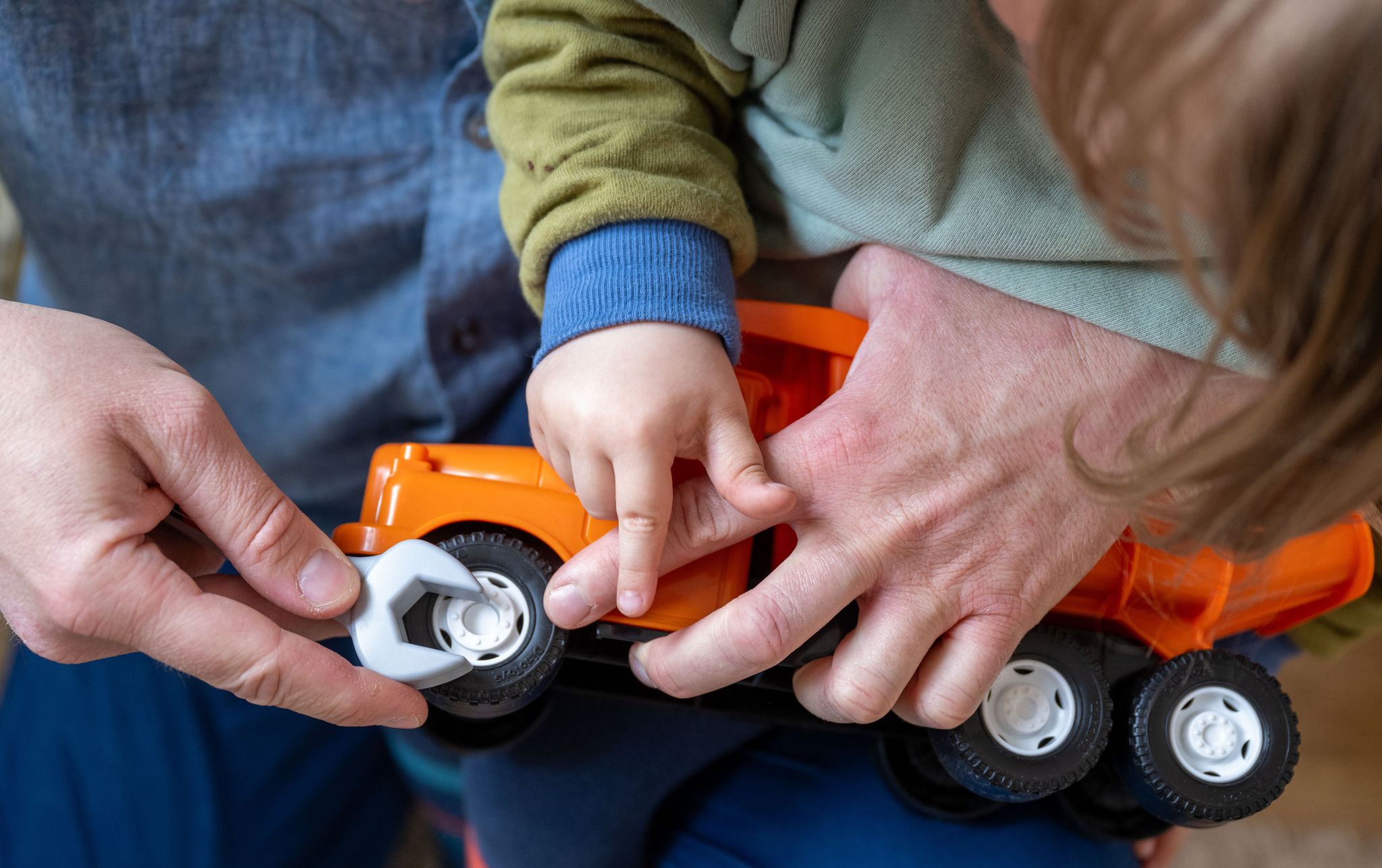 Das Umgangsrecht kann bei Drogen- oder Alkoholabhängigkeit eines Elternteils eingeschränkt werden.