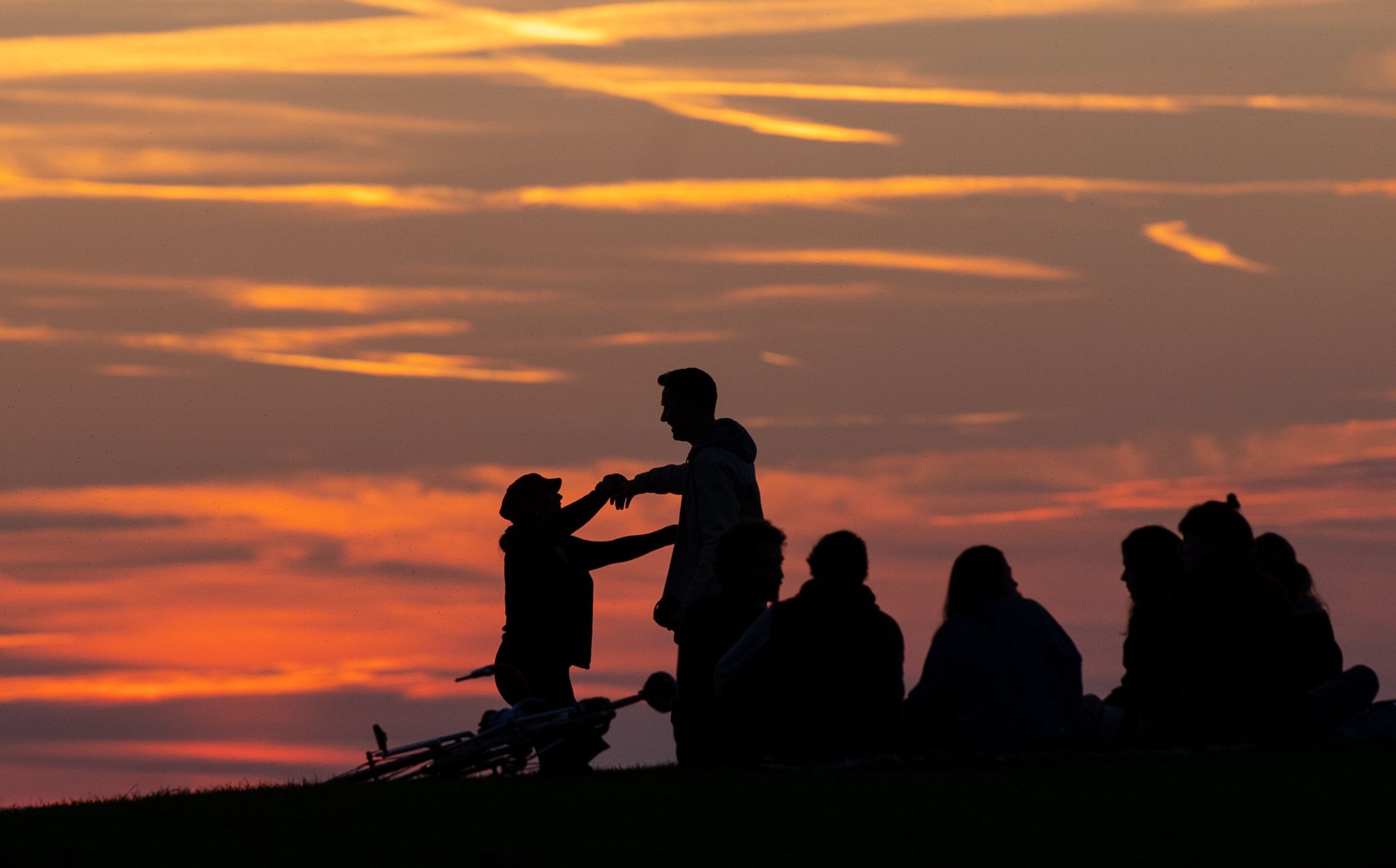 Man kann für sein Glück etwas tun - und zwar für sich und auch mit anderen Menschen.