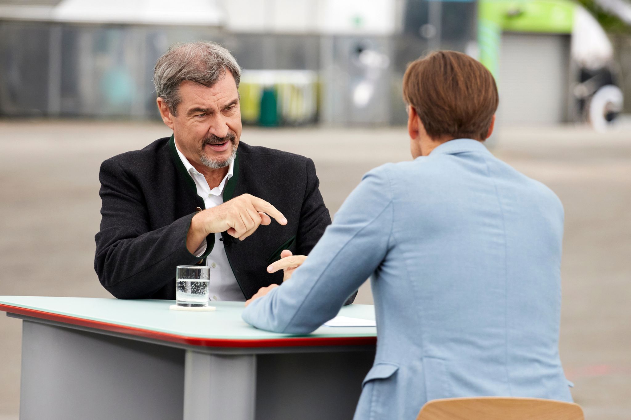 Die AfD liegt in Umfragen derzeit bei 25 Prozent und damit nur knapp hinter der Union.