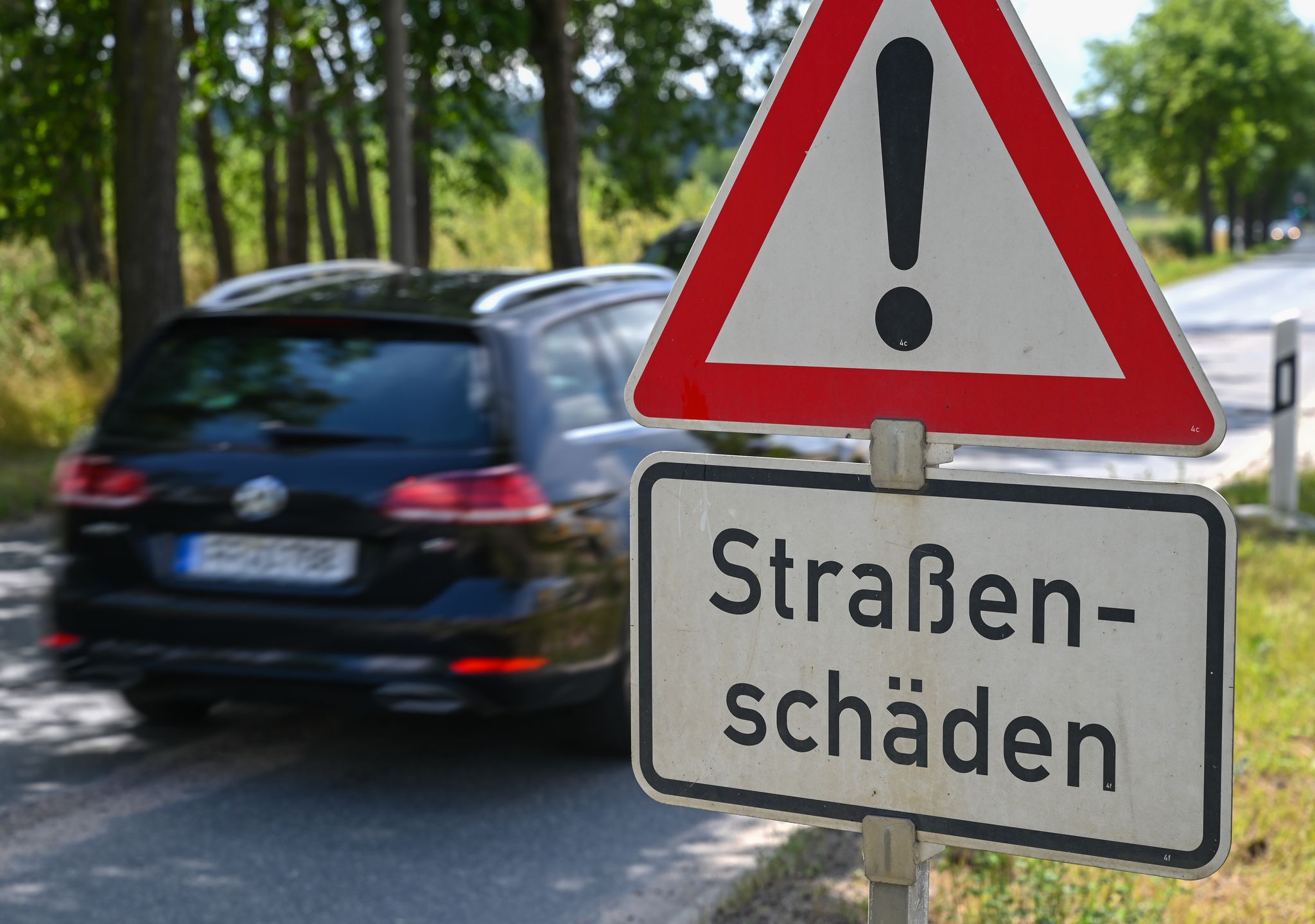 Tausende Kilometer Straßen und Schienen sind reparaturbedürftig. (Archivbild)