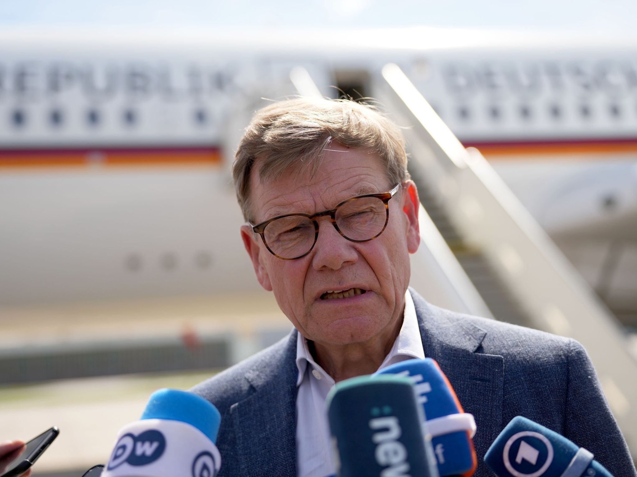 Außenminister Johann Wadephul (CDU) reist nach Japan und Indonesien. Auch dort wird die Lage in der Ukraine und der Umgang mit China eine große Rolle spielen.