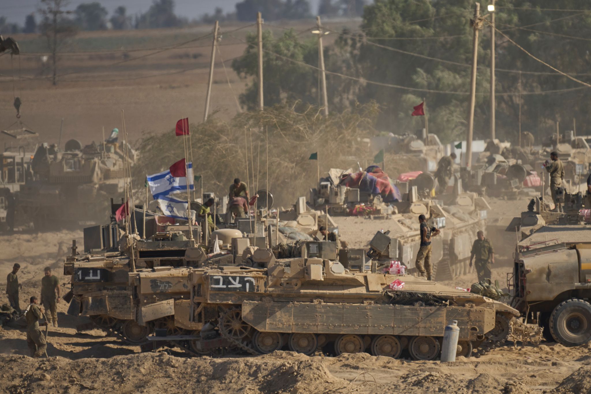 Bundeskanzler Merz erläutert in Sechs-Punkte-Papier seine Gründe für einen teilweisen Rüstungsexportstopp nach Israel.