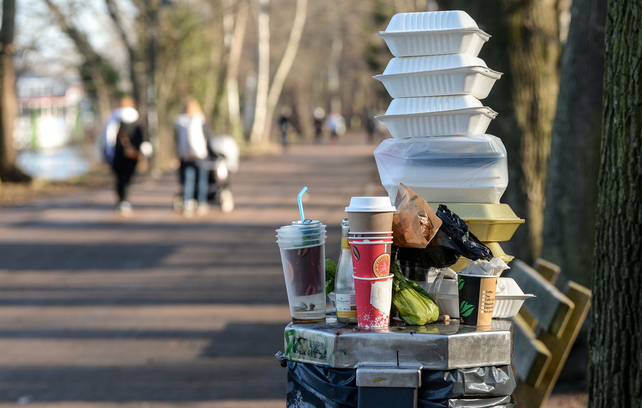 Es wird immer noch zu viel Einweg-Plastik produziert und verwendet.  (Archivbild)