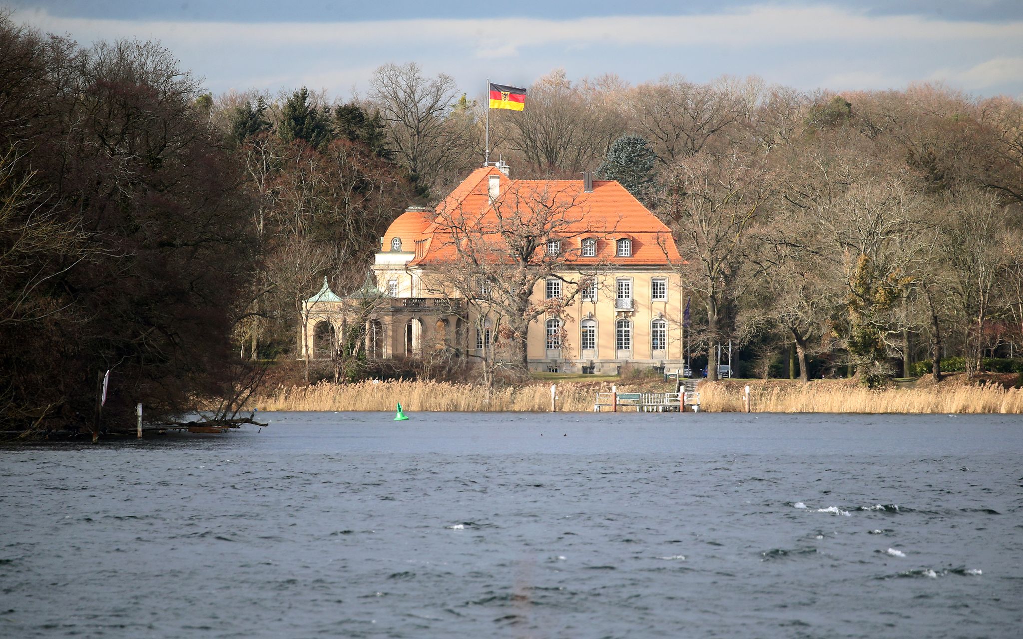 Kabinettsklausur an neuem Ort: eine Villa am See statt ein Schloss auf dem Land. (Archivbild)