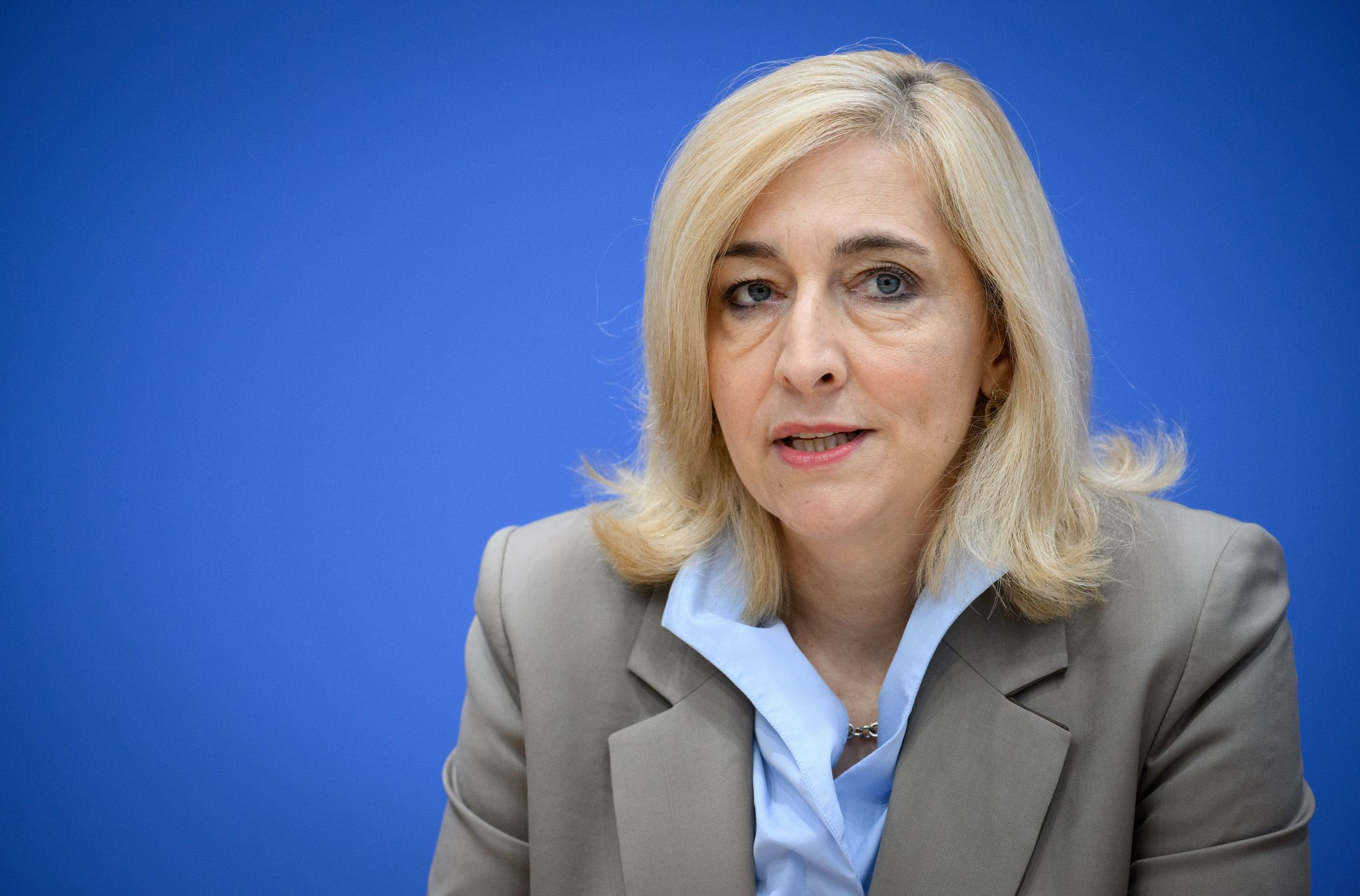 Zerstreut Sorgen über die Versorgung mit Medikamenten: Ministerin Warken.