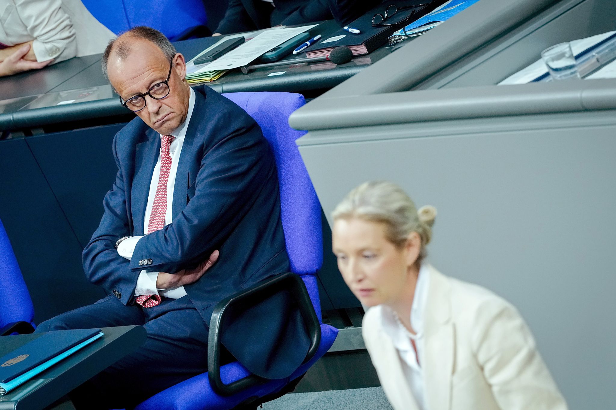 Das erste Rededuell zwischen Merz und Weidel in einer Generaldebatte im Juli wurde zu einem heftigen Schlagabtausch.