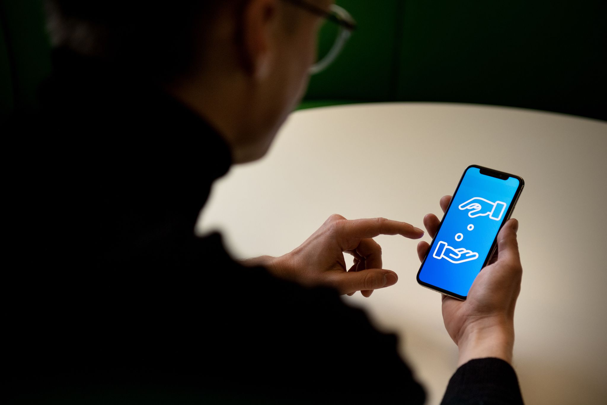 Rund um die Uhr verfügbar: Instant Payments ermöglichen schnelle Zahlungen an 365 Tagen im Jahr.