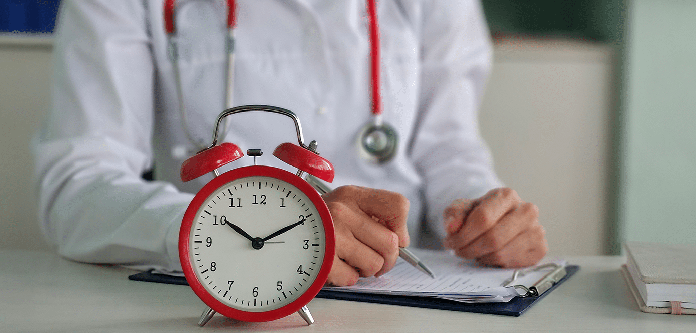 Foto: Nadzeya Haroshka/iStock Arzttermin