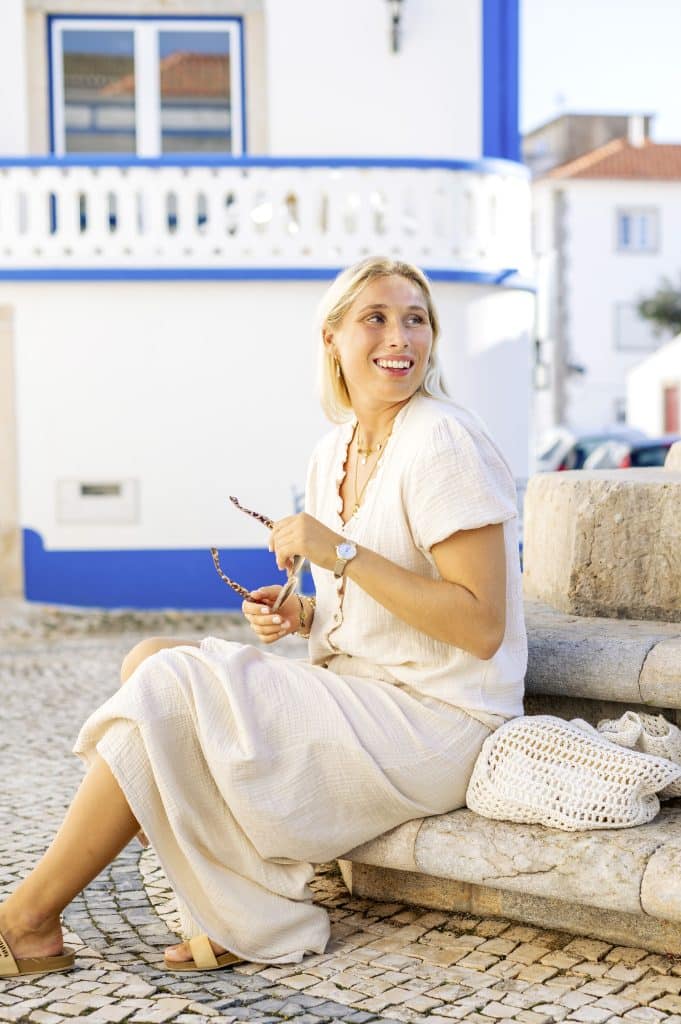 Foto: Janina Zeitler, 23: Die Münchner Profi-Surferin ist Markenbotschafterin. Sie trägt eine EM 1073 (ca. 260 €)