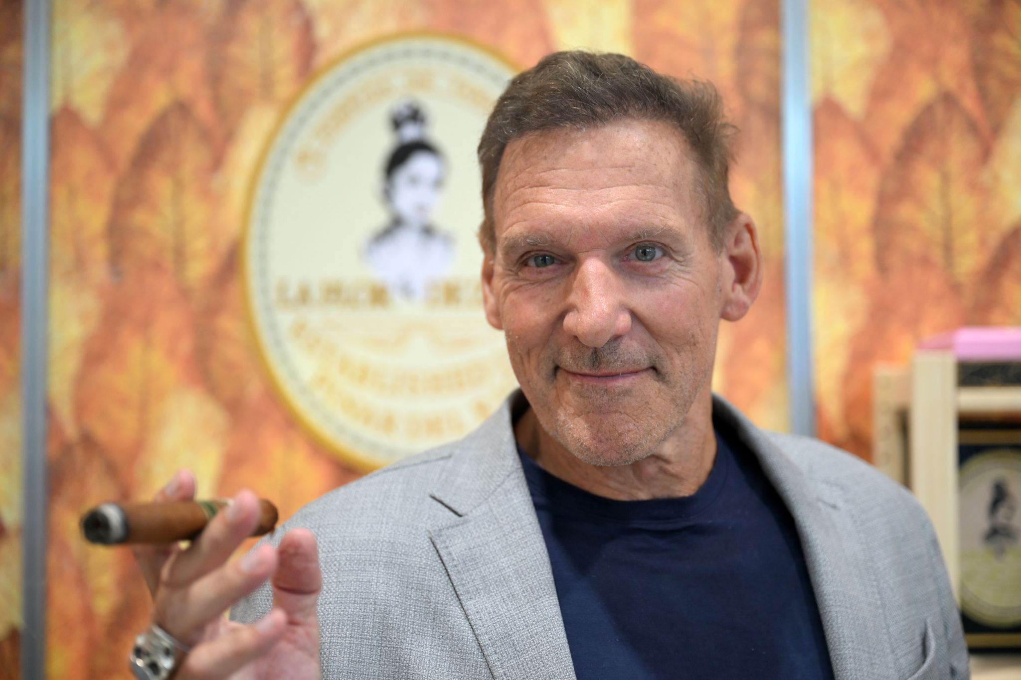 Bei der Intertabac bewarb Ralf Moeller Zigarren eines lateinamerikanischen Herstellers.