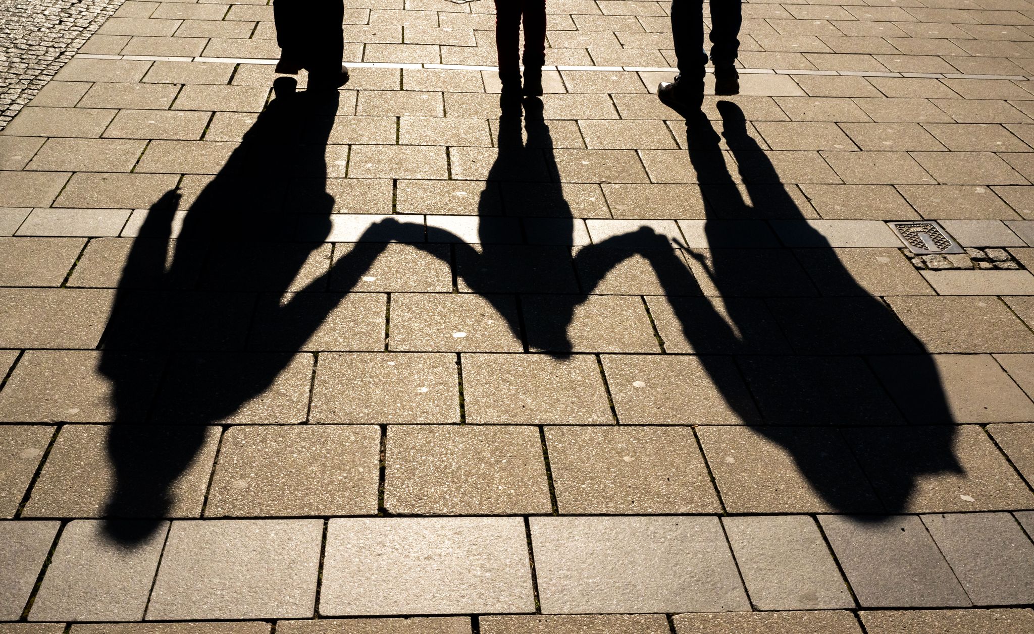 In Familien geht es nicht immer nur harmonisch zu. Steigt bei Eltern ein aggressiver Impuls auf, sollte man die Streitsituation erst mal verlassen und später wieder das Gespräch suchen.