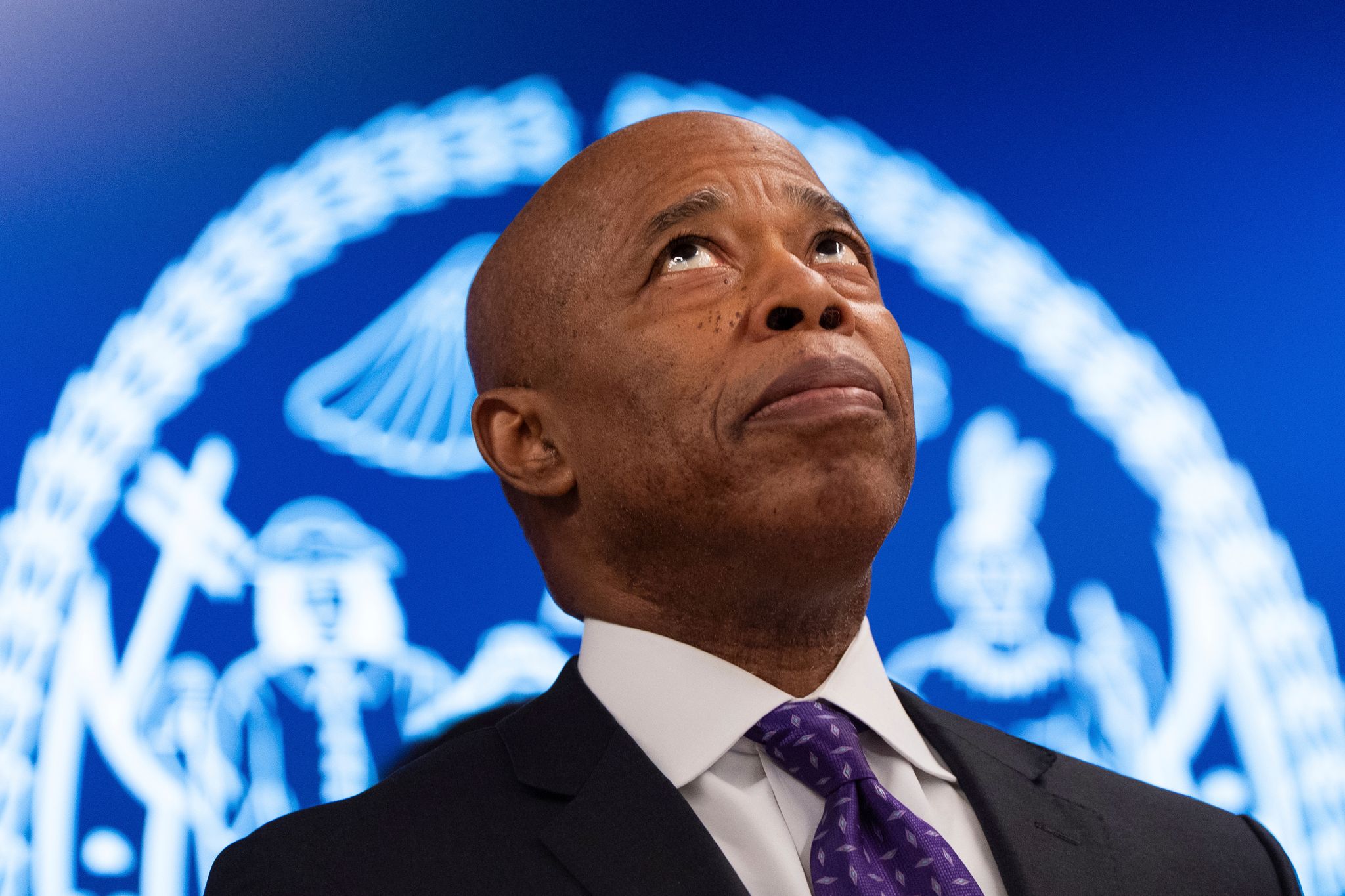 Eric Adams zieht sich aus dem Rennen zurück.