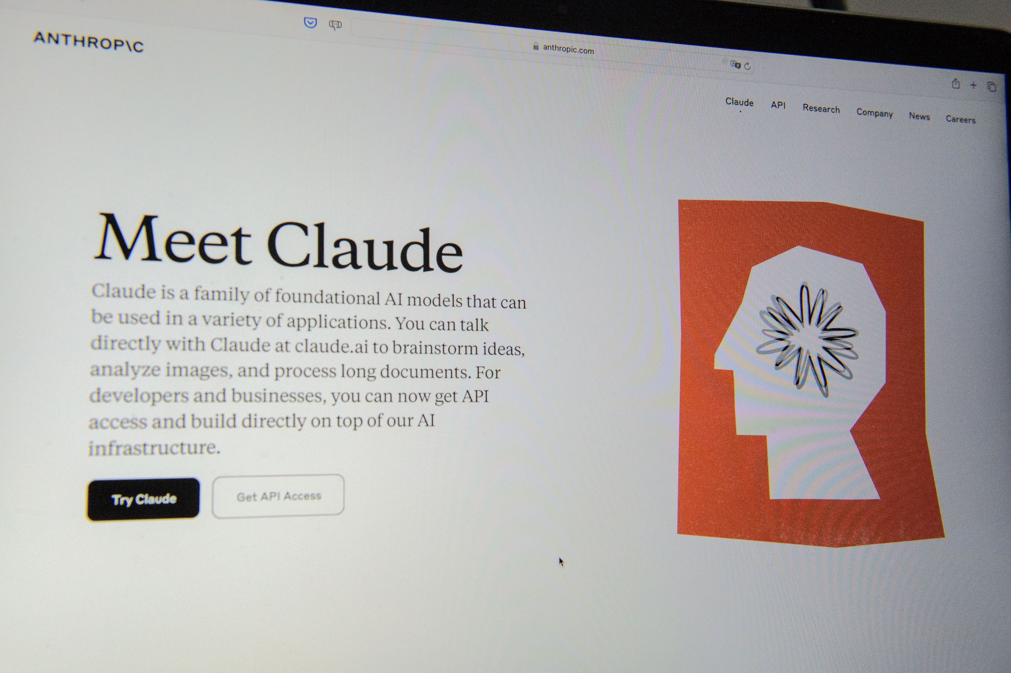Die neue KI-Software von Anthropic kann 30 Stunden am Stück programmieren. (Archivbild)