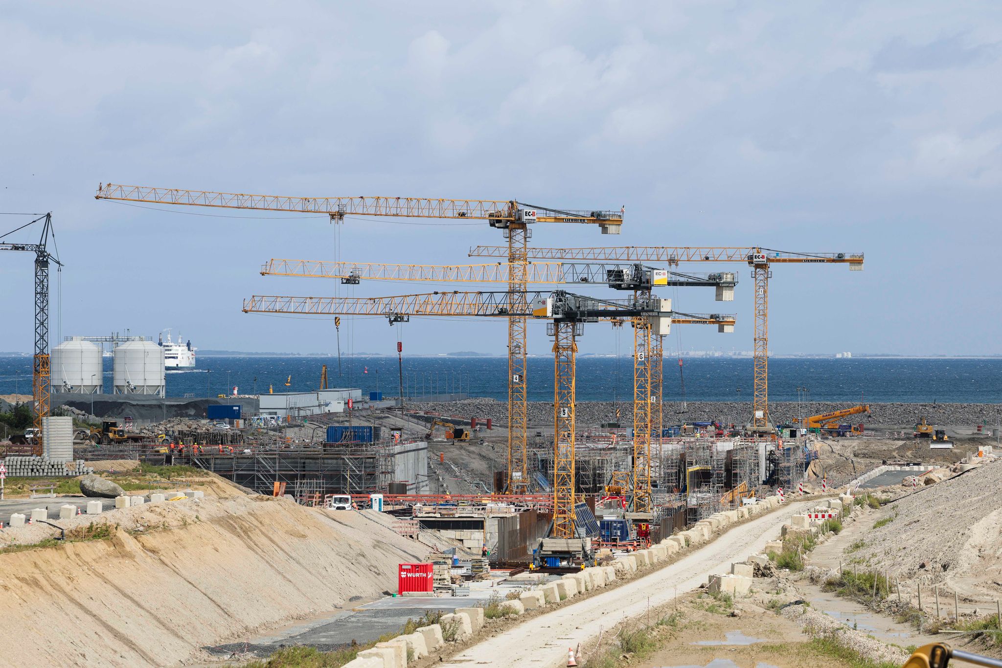Die Betreibergesellschaft des geplanten Fehmarnbelttunnels berichtet von Schwierigkeiten. (Archivbild)