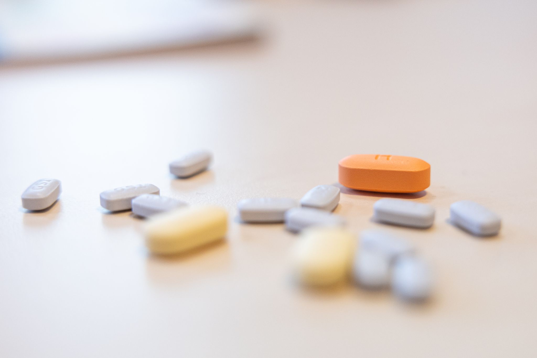 Das Amtsgericht München entschied, dass der Verlust dringend benötigter Medikamente während eines vom Reiseveranstalter organisierten Transfers einen erheblichen Reisemangel darstellt.