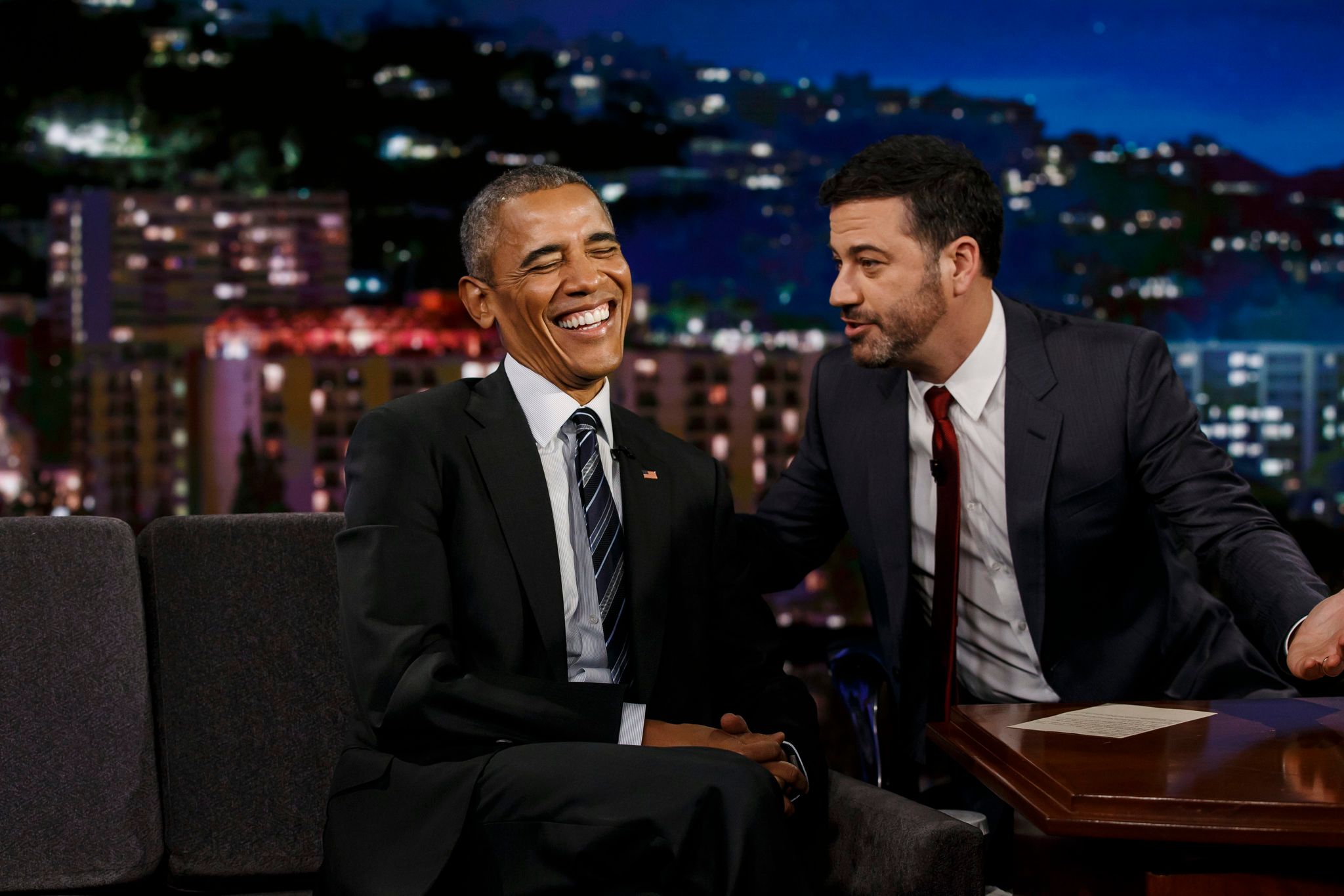 Obama - hier in einer Sendung mit Kimmel - wirft der Trump-Regierung vor, Kritiker mundtot machen zu wollen. (Archivbild)