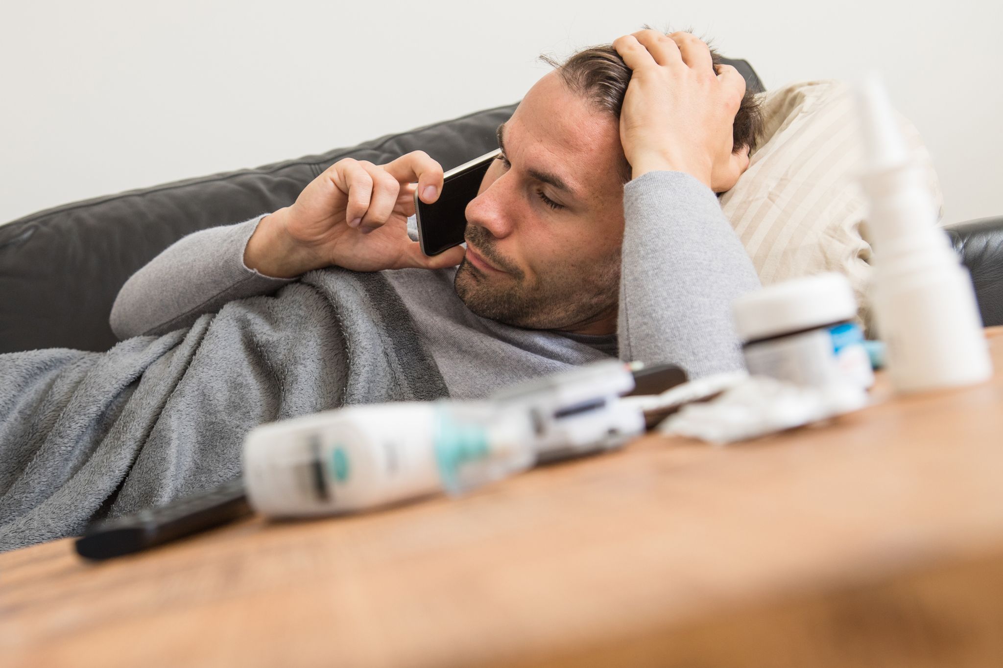 In Notfällen müssen Beschäftigte unter Umständen erreichbar sein, auch wenn sie sich krankgemeldet haben.