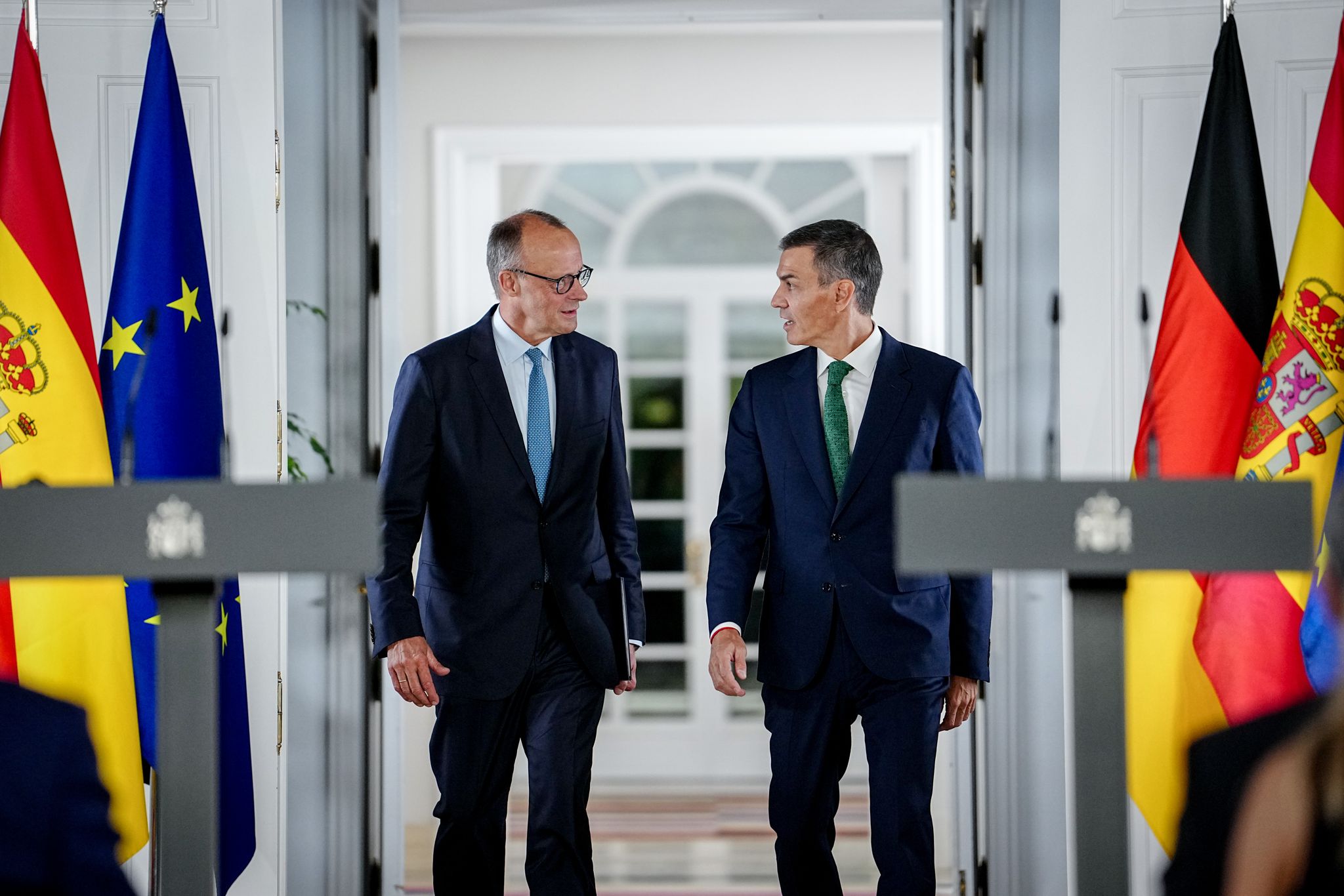 Bundeskanzler Merz betont bei seinem Antrittsbesuch in Madrid, dass Deutschland an der Seite Israels stehe.