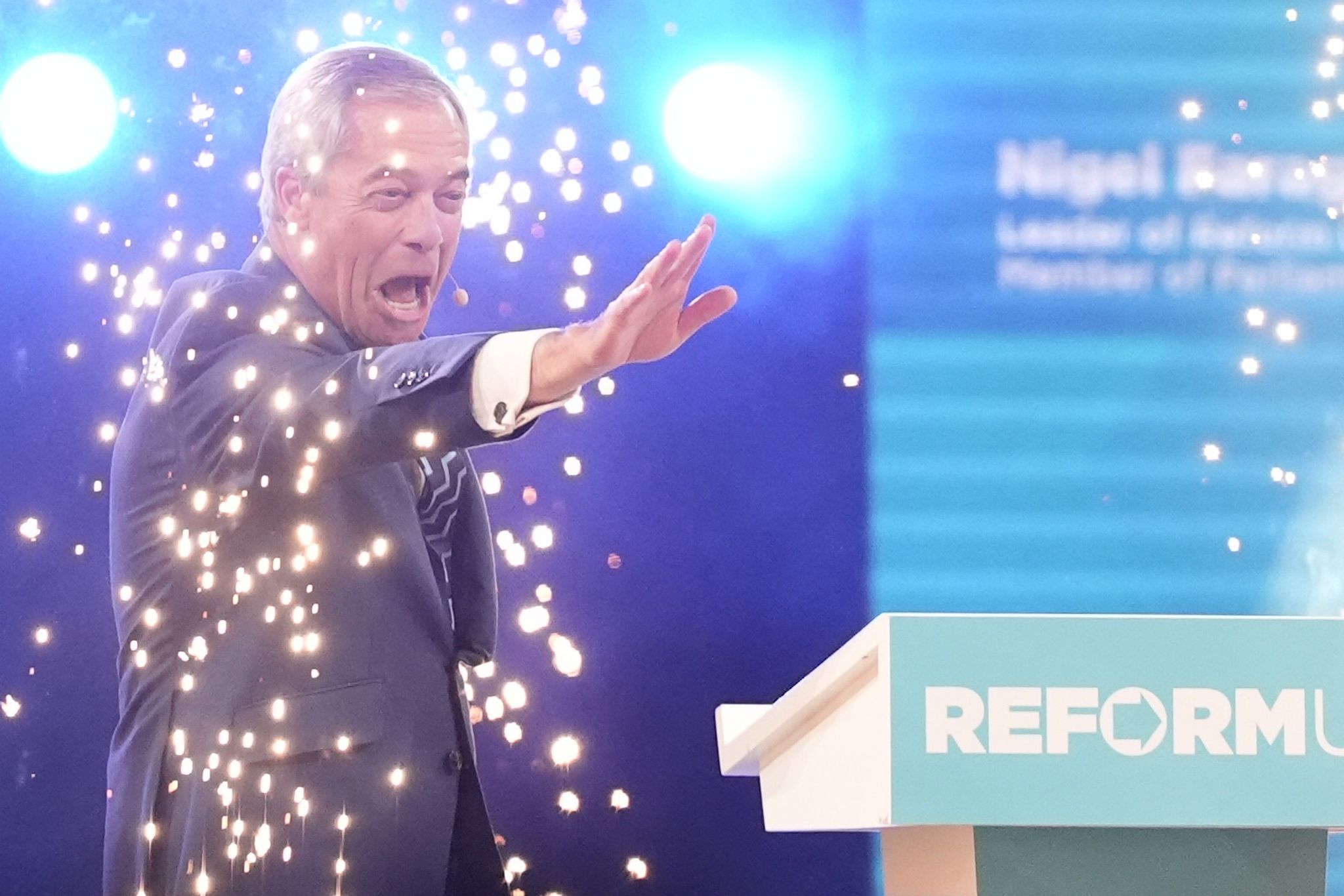 Farage wird von seinen Anhängern gefeiert wie ein Star.