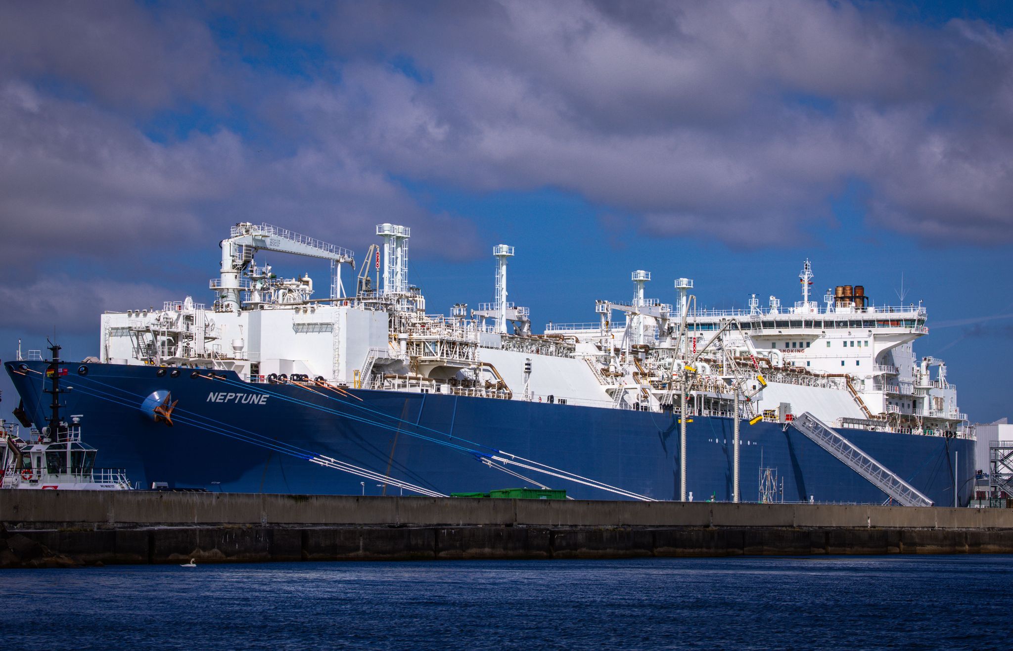 Über die deutschen LNG-Terminals kamen am Montag rund 15 Prozent der deutschen Gasimporte. (Archivbild)