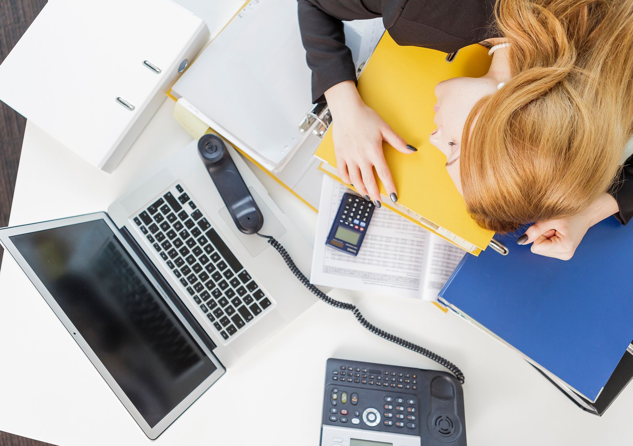 Jobunzufriedenheit betrifft fast jeden zweiten Beschäftigten in Deutschland: Häufige Frustration am Arbeitsplatz ist keine Ausnahme.