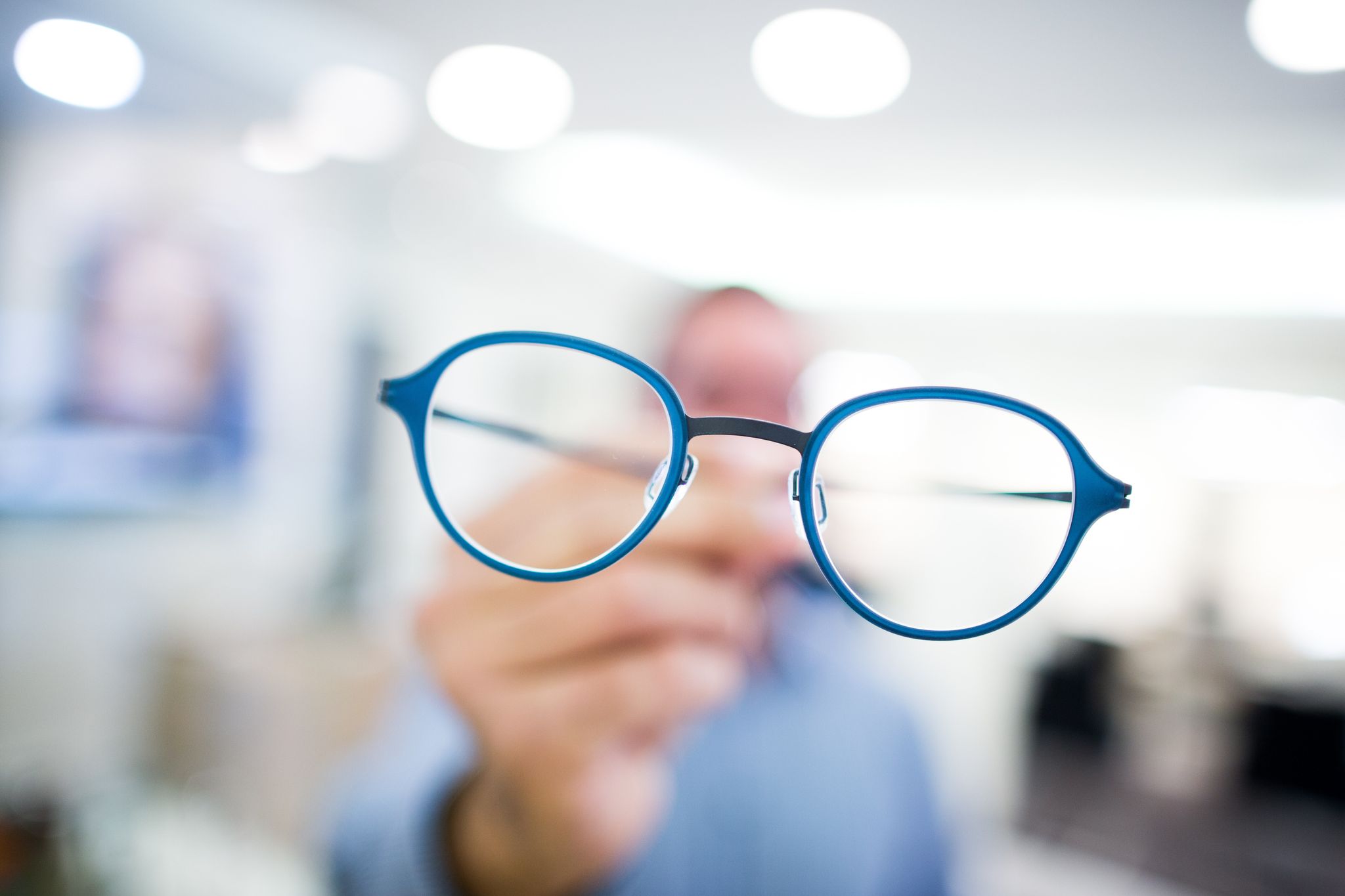 Auch wenn man für einen Zuschuss zur Brille infrage kommt, zahlt die Krankenkasse immer nur für die Brillengläser. Die Fassung muss selbst bezahlt werden.