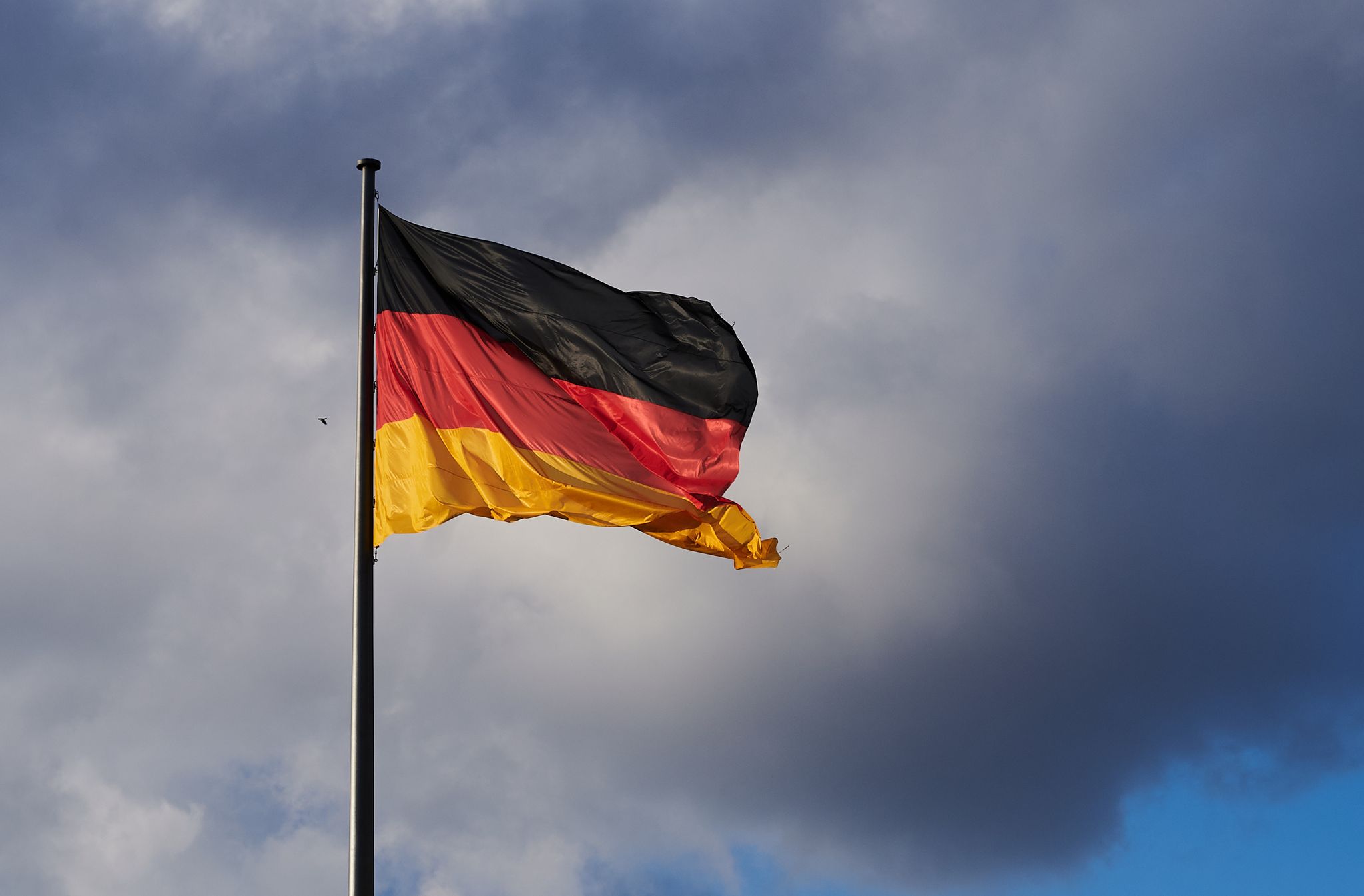 Mit dem Gemeinschaftsgefühl zwischen Ost- und Westdeutschland geht es einer Umfrage nach wieder abwärts. (Archivbild)